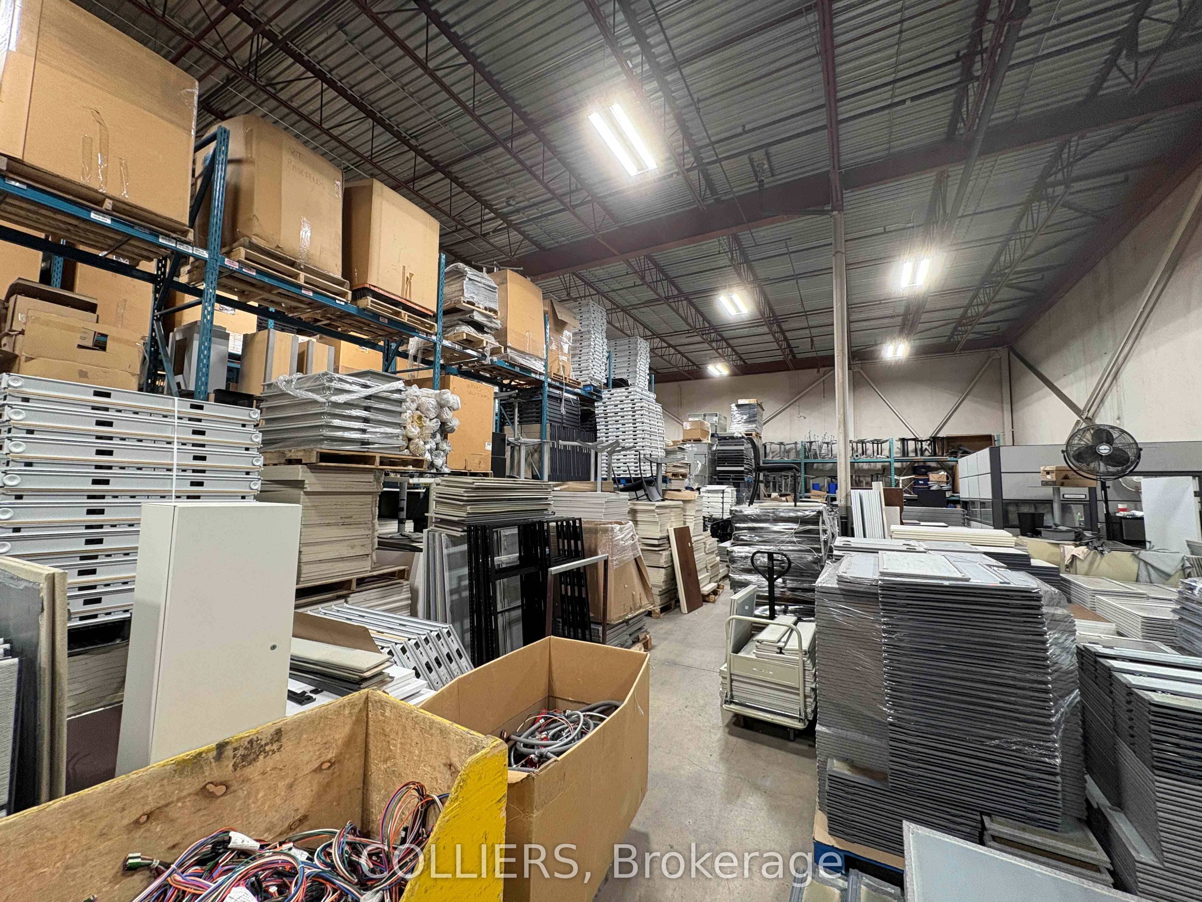 9094 Leslie St Property Photo 3