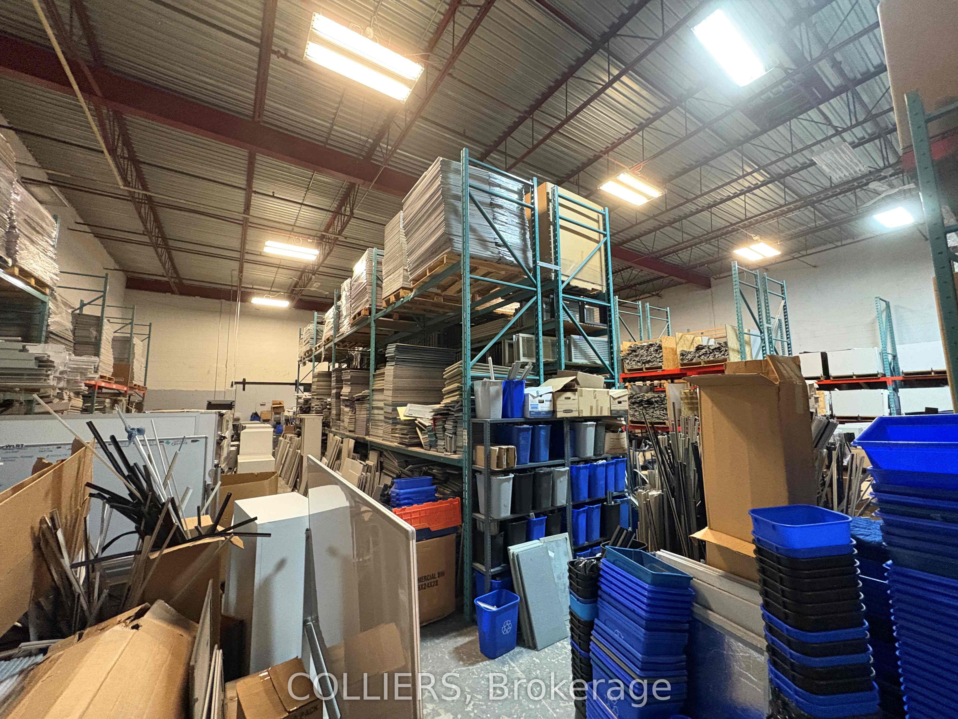 9094 Leslie St Property Photo 5