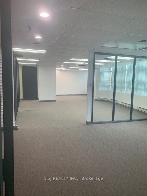 9120 Leslie St Property Photo 2