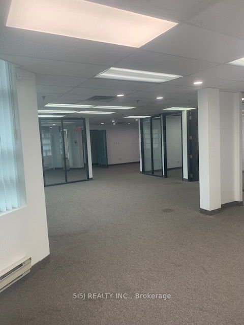 9120 Leslie St Property Photo 3