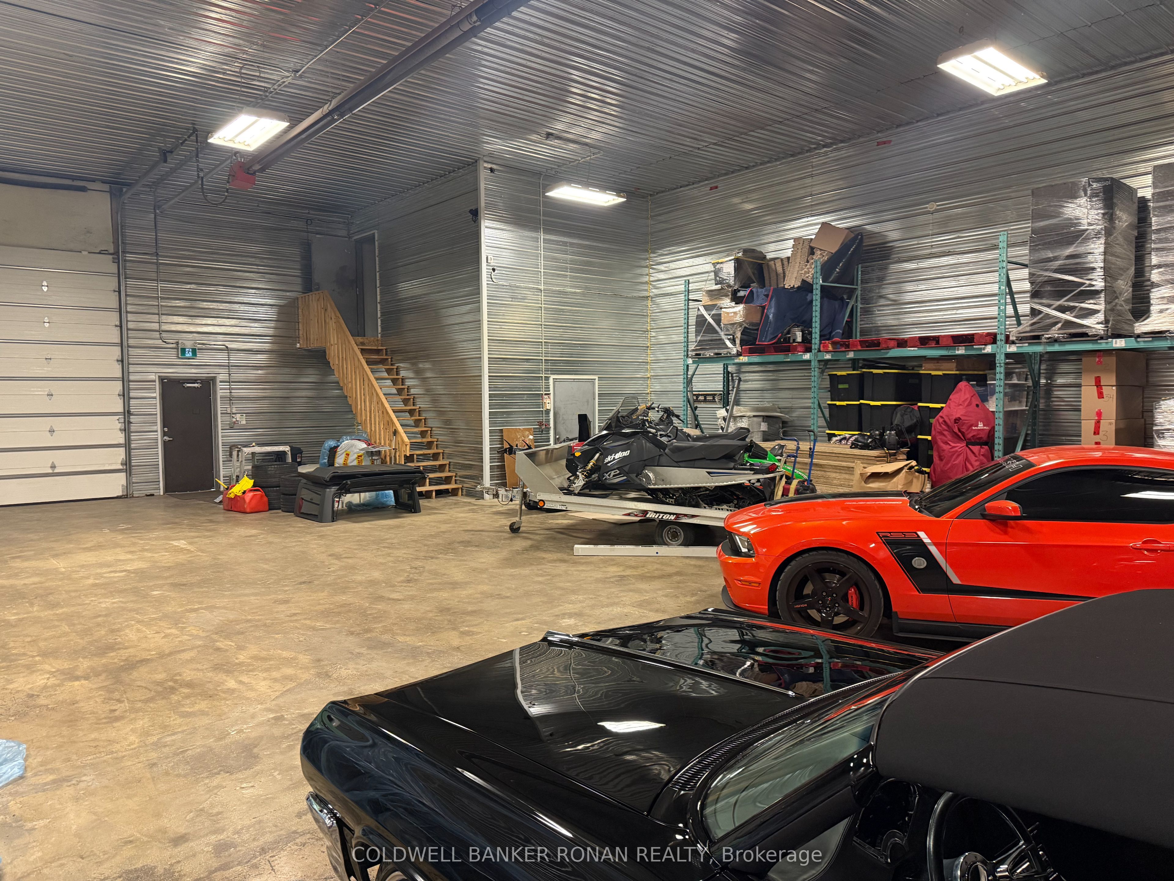 19877 Bathurst St Property Photo 2