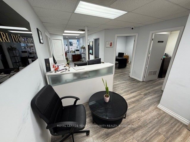 10212 Yonge Street 206 Property Photo 2