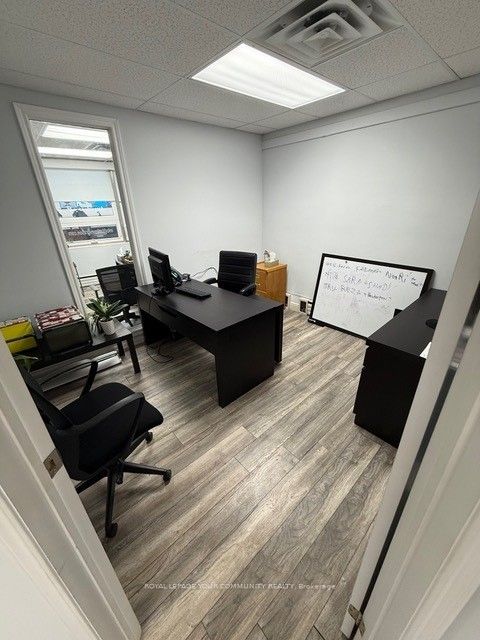 10212 Yonge Street 206 Property Photo 8