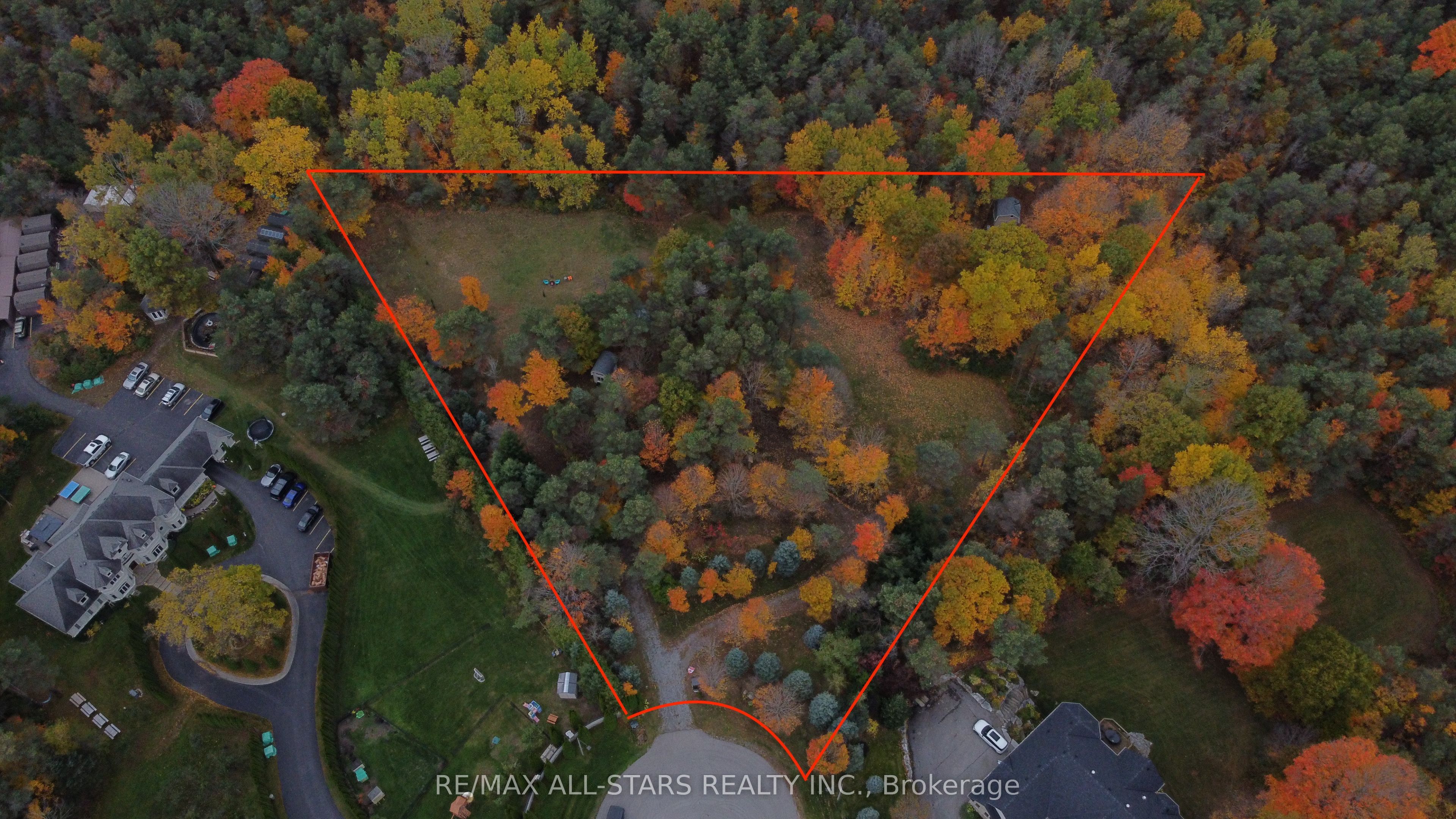 26 Cranborne Chase Property Photo 2