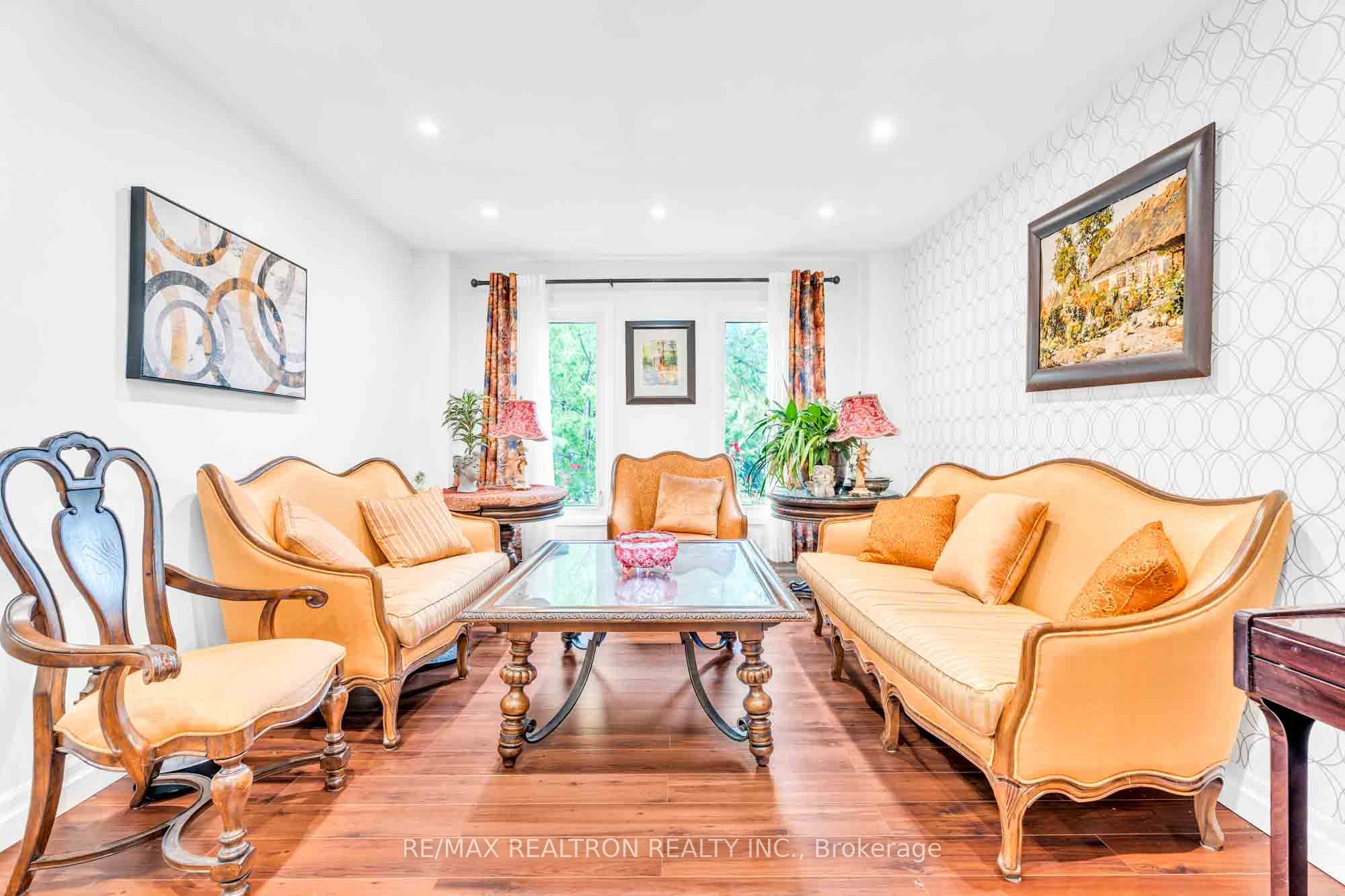 111 Devins Drive Property Photo 4