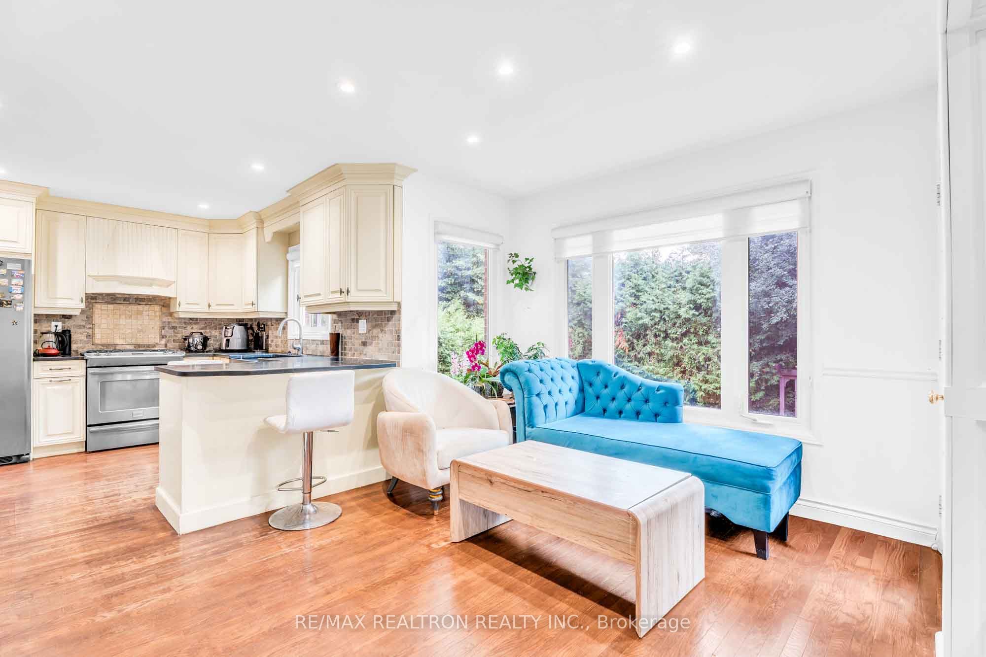 111 Devins Drive Property Photo 9