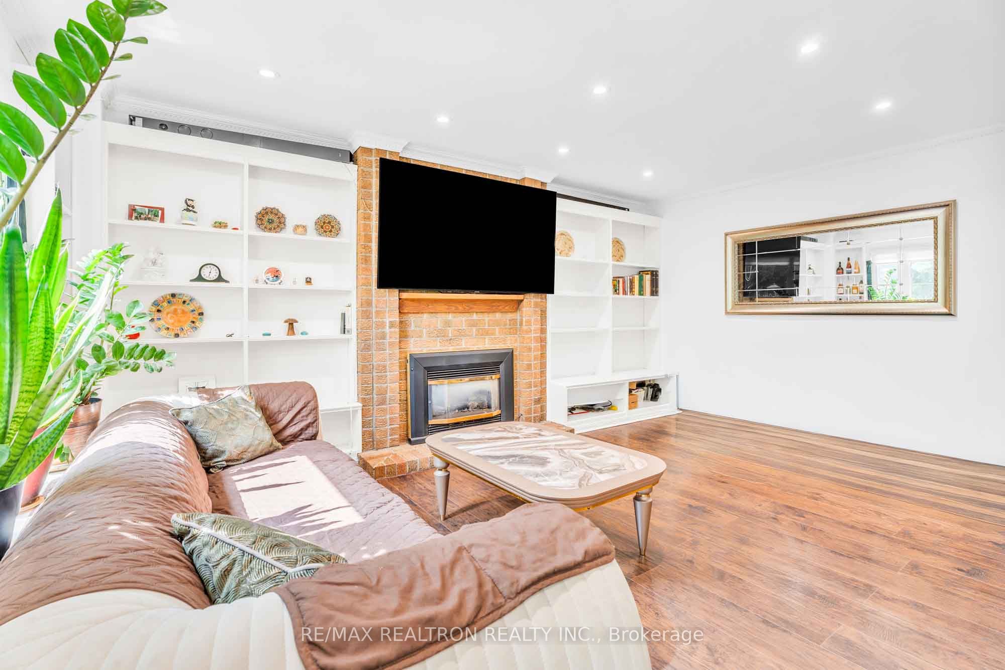 111 Devins Drive Property Photo 10