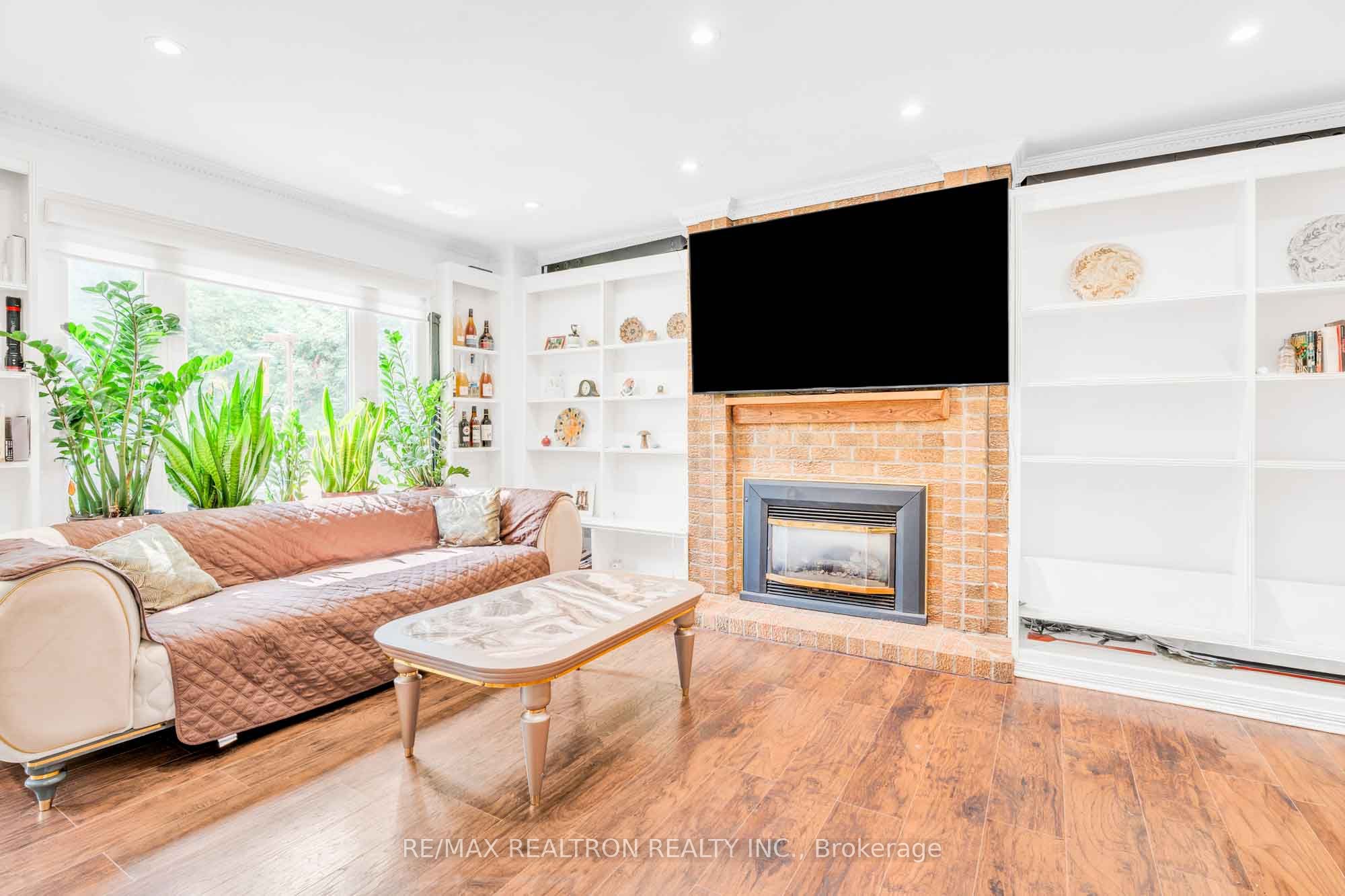 111 Devins Drive Property Photo 11