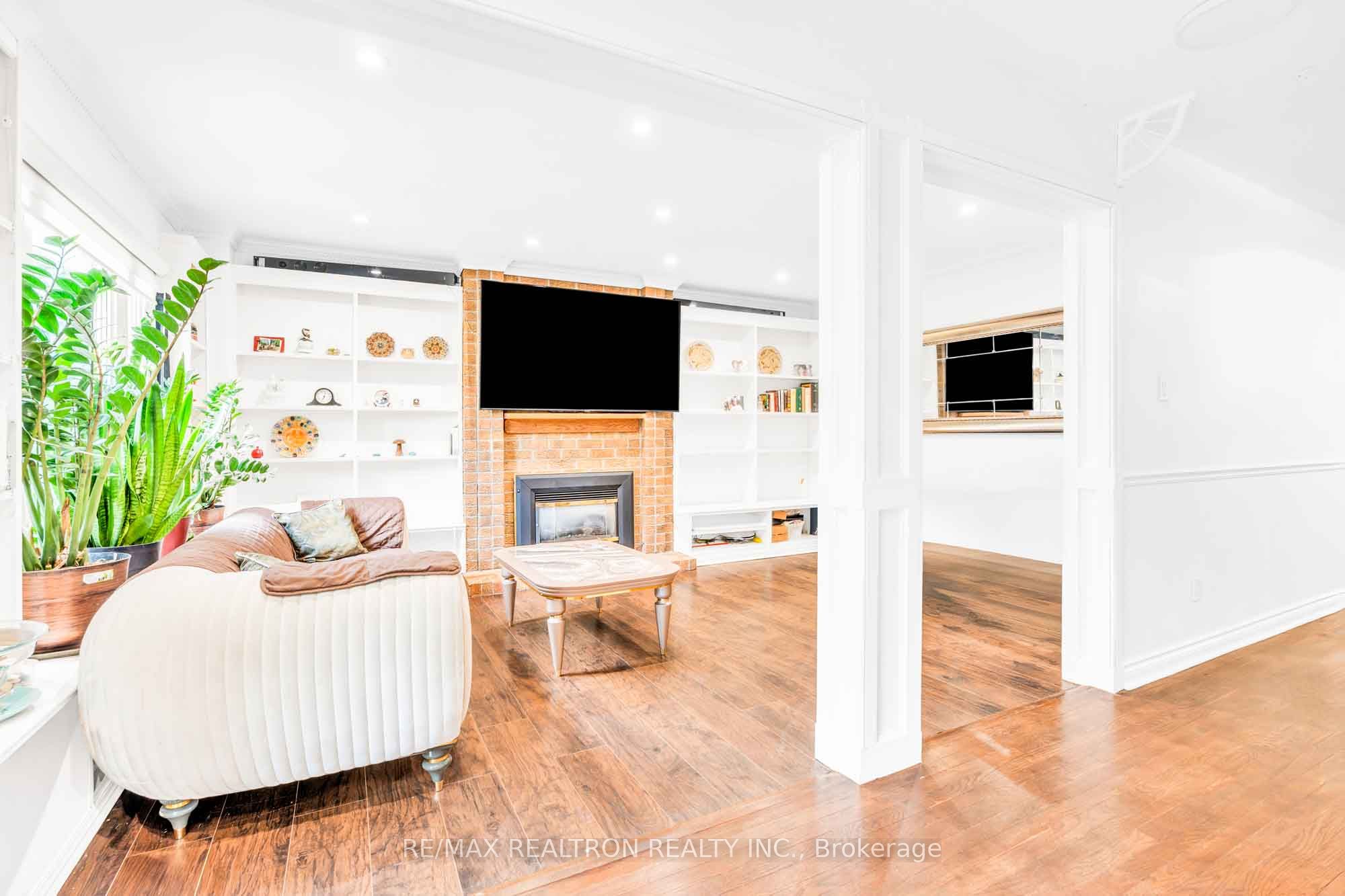 111 Devins Drive Property Photo 12