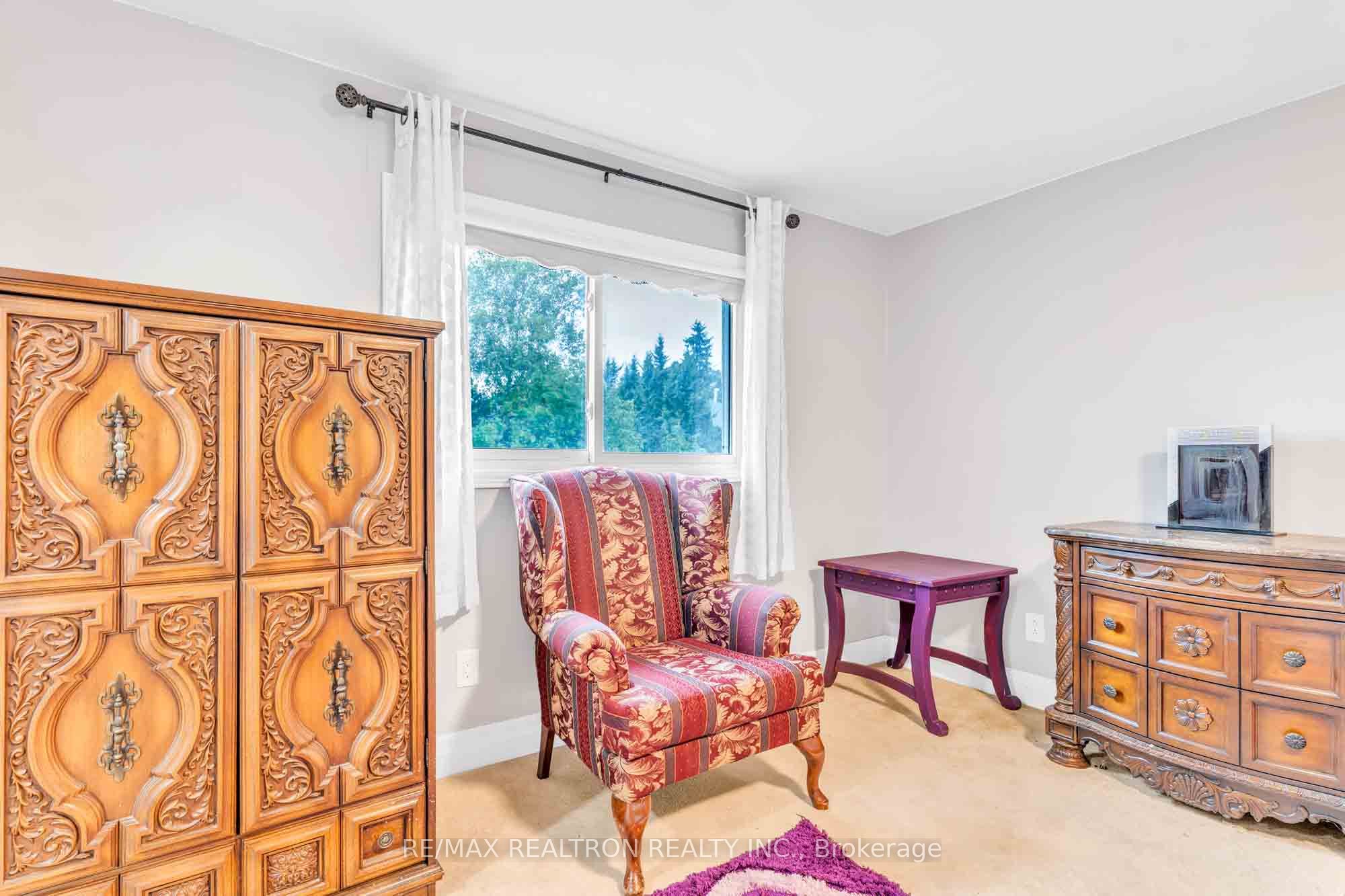 111 Devins Drive Property Photo 17