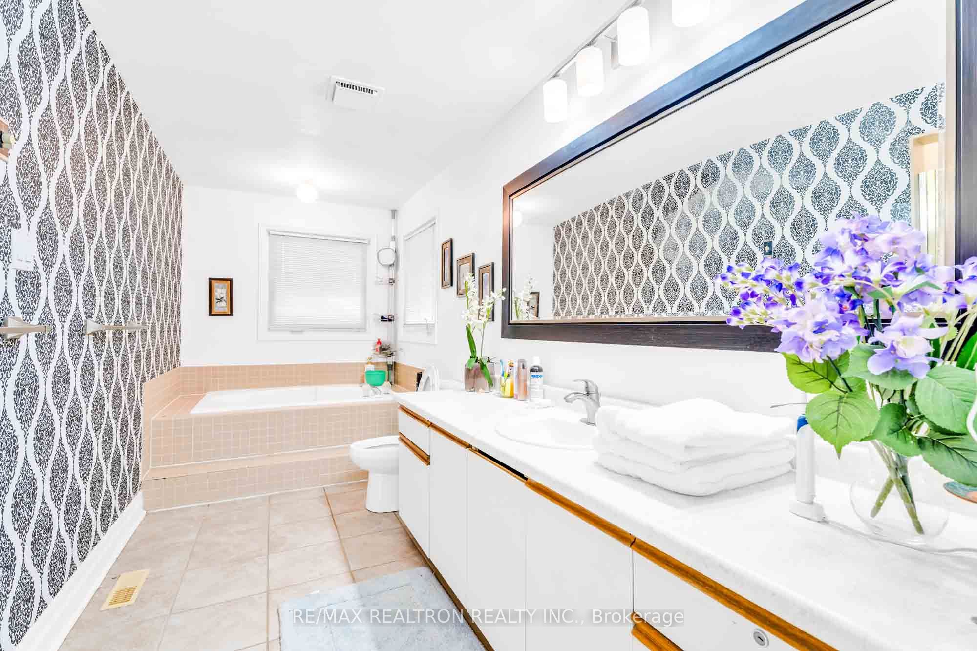 111 Devins Drive Property Photo 18