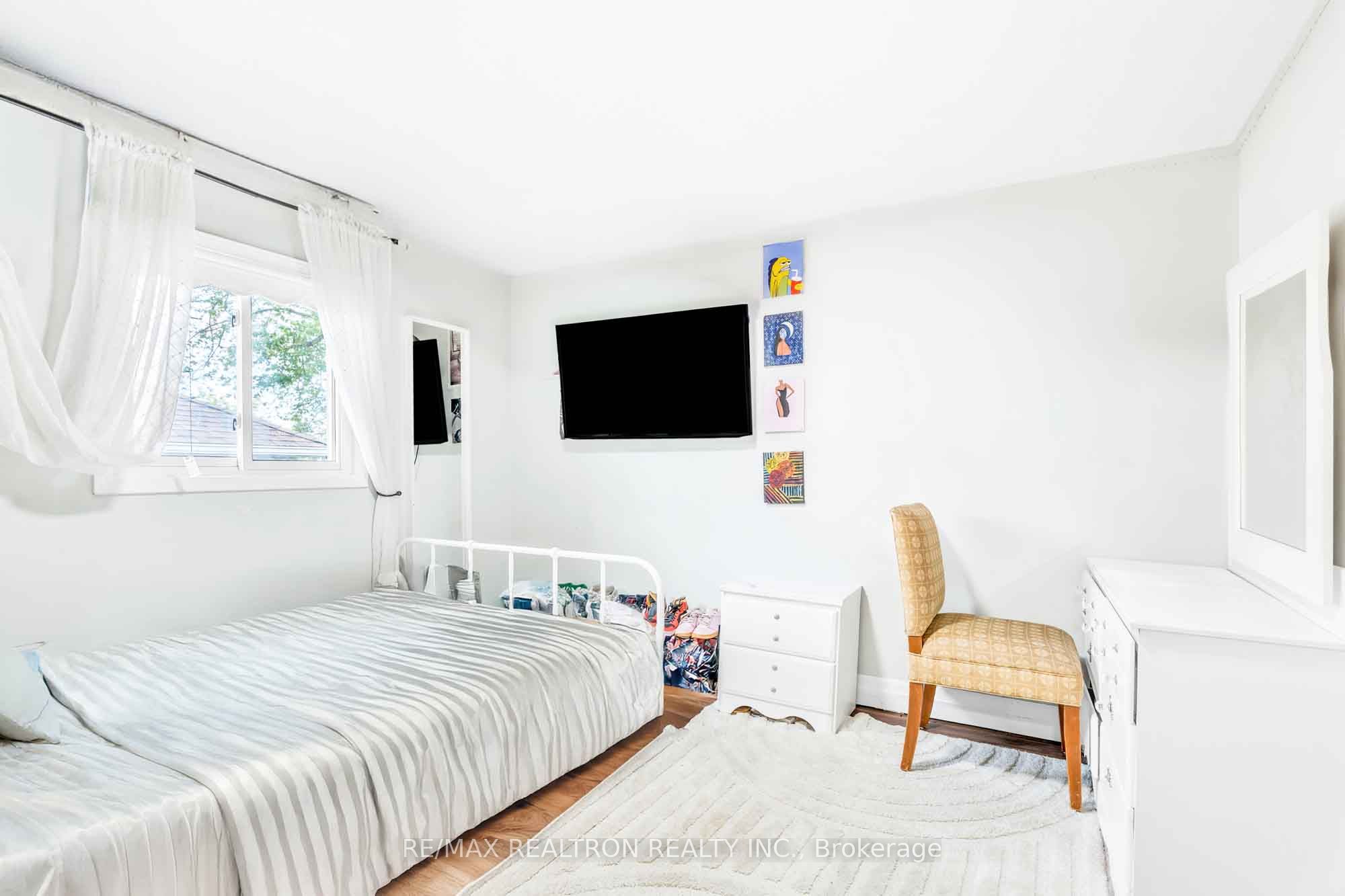 111 Devins Drive Property Photo 22