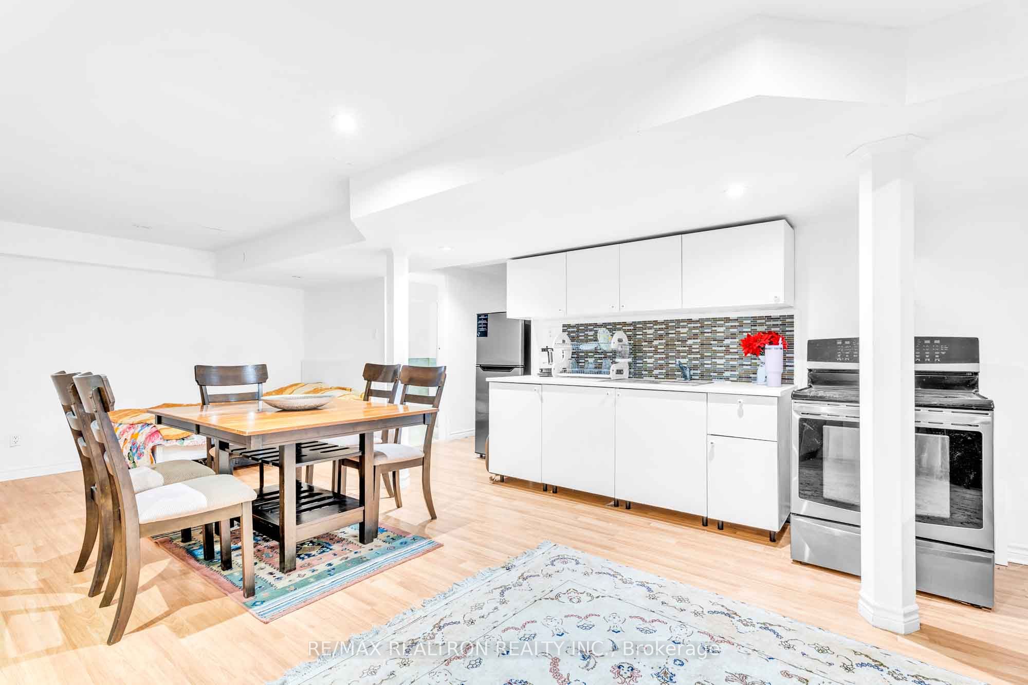 111 Devins Drive Property Photo 25