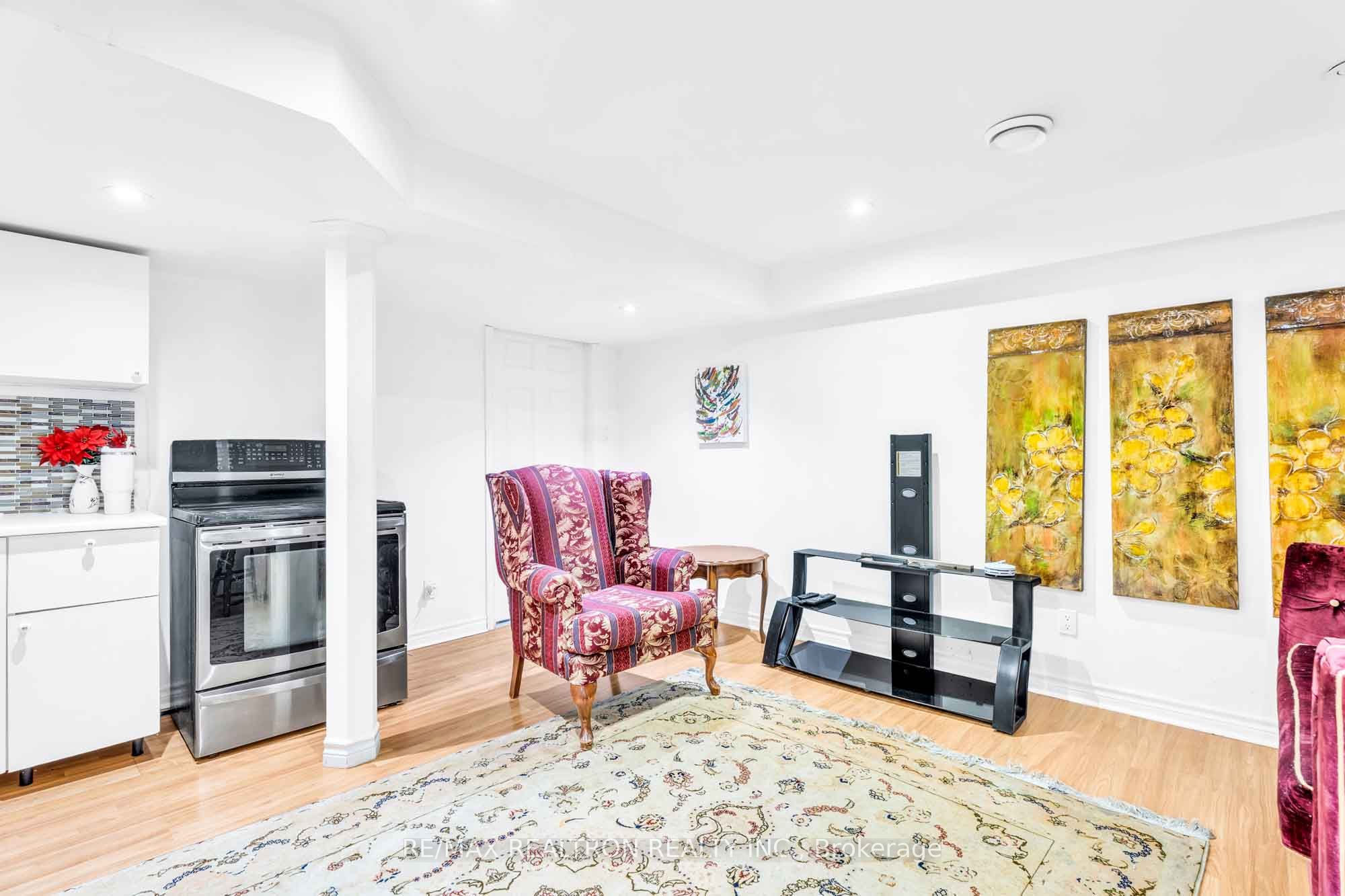 111 Devins Drive Property Photo 27