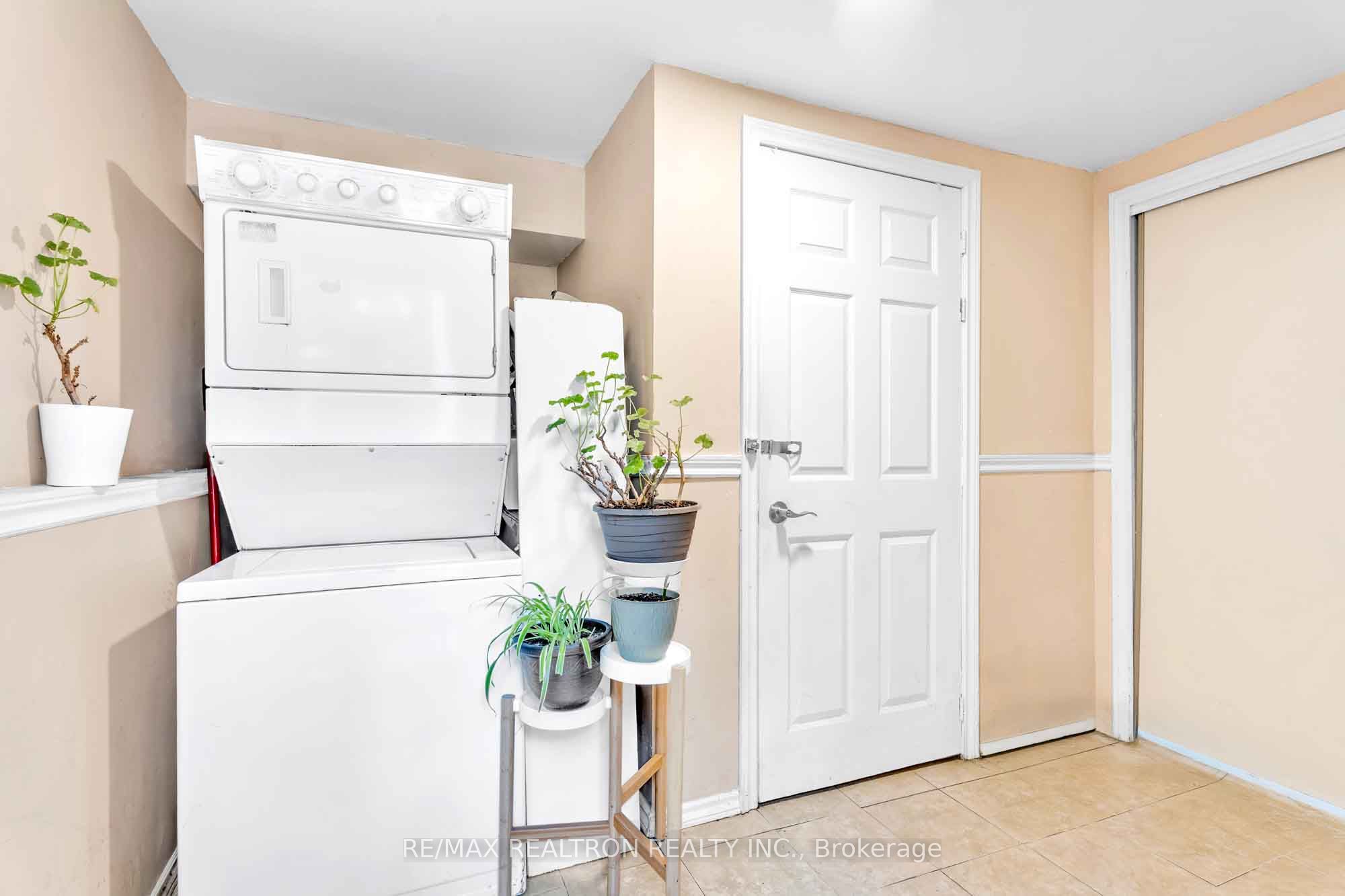 111 Devins Drive Property Photo 30