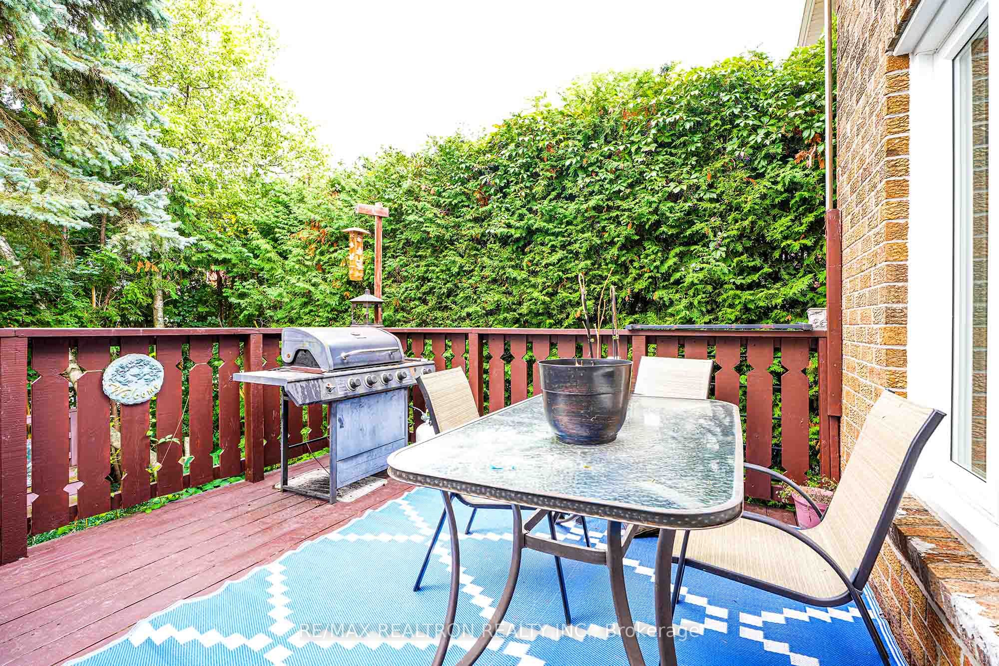 111 Devins Drive Property Photo 36