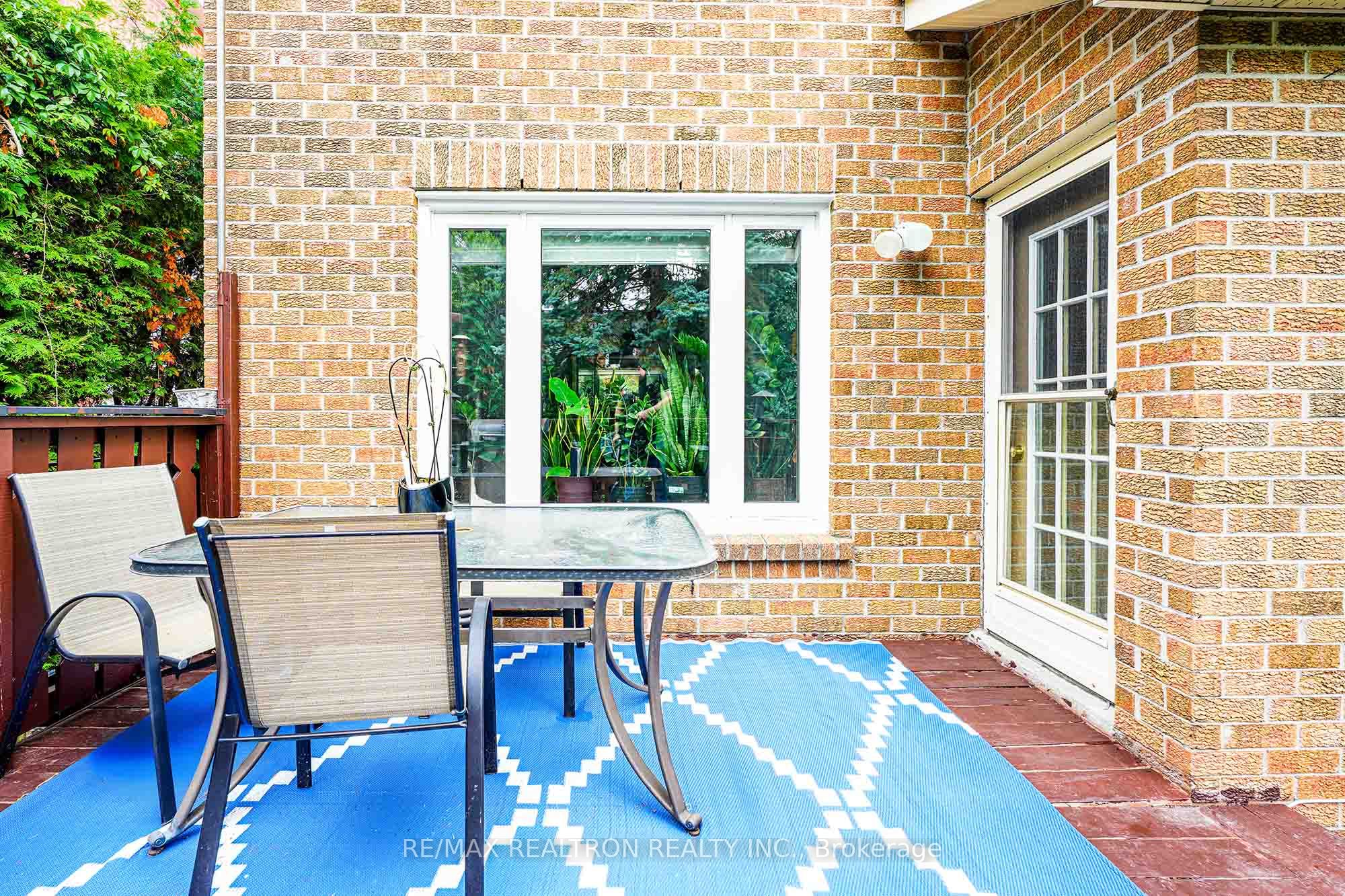 111 Devins Drive Property Photo 38