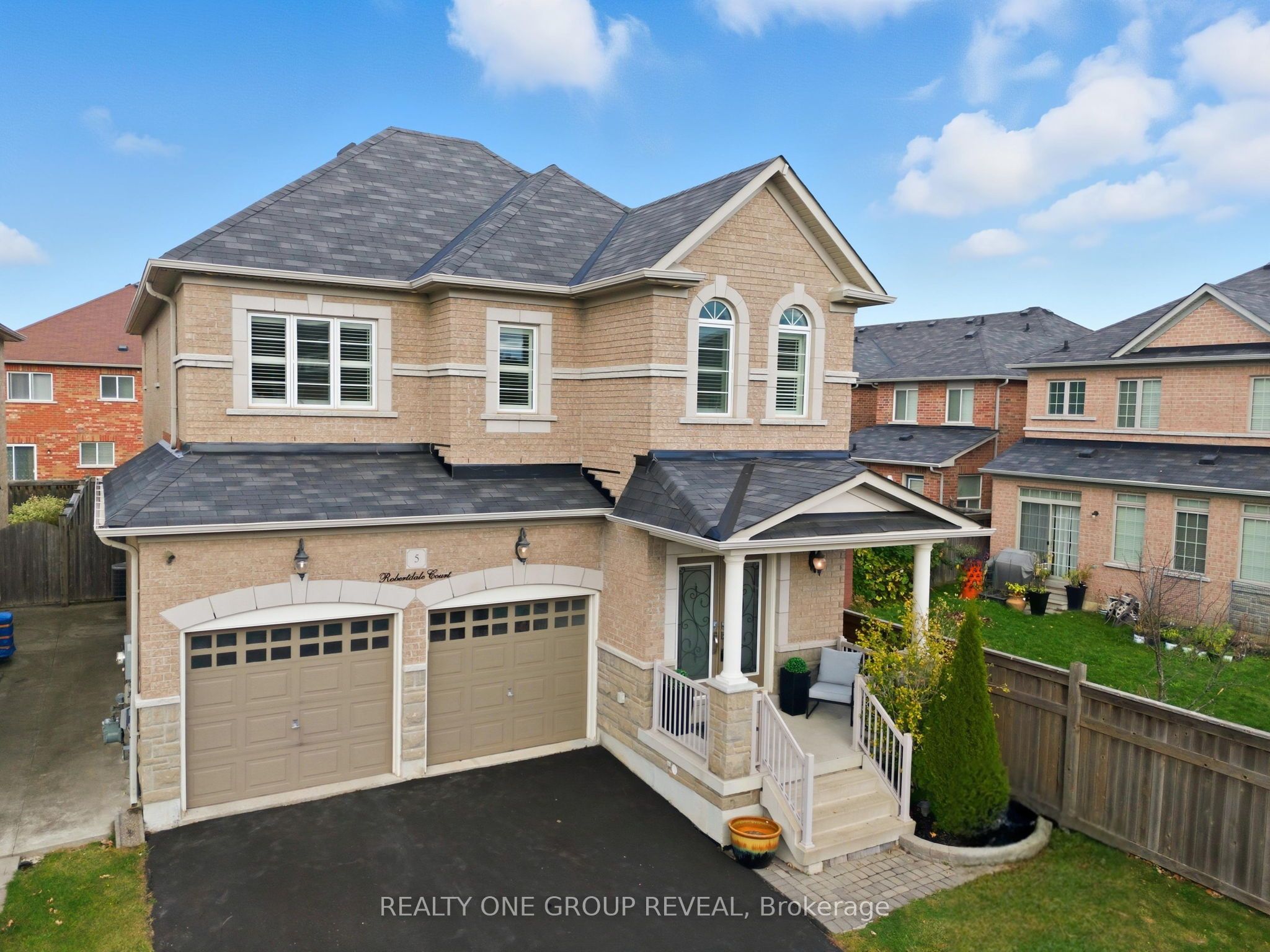 5 Robertdale Court Property Photo 1