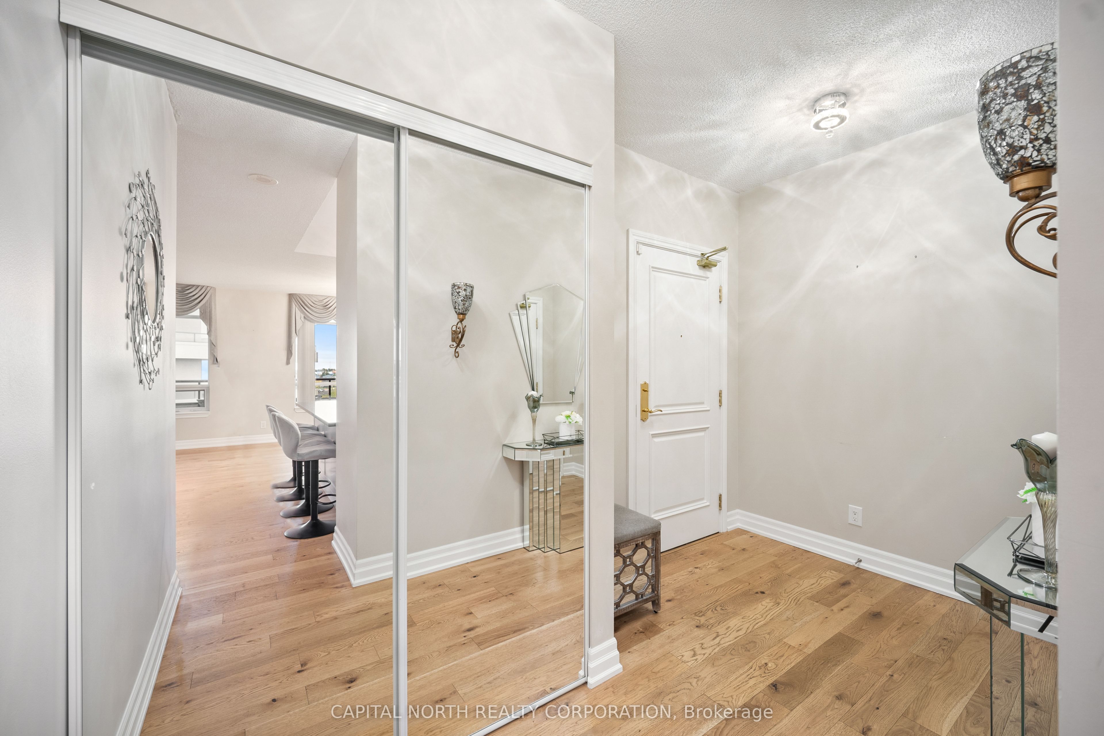 9245 Jane Street 611 Property Photo 7