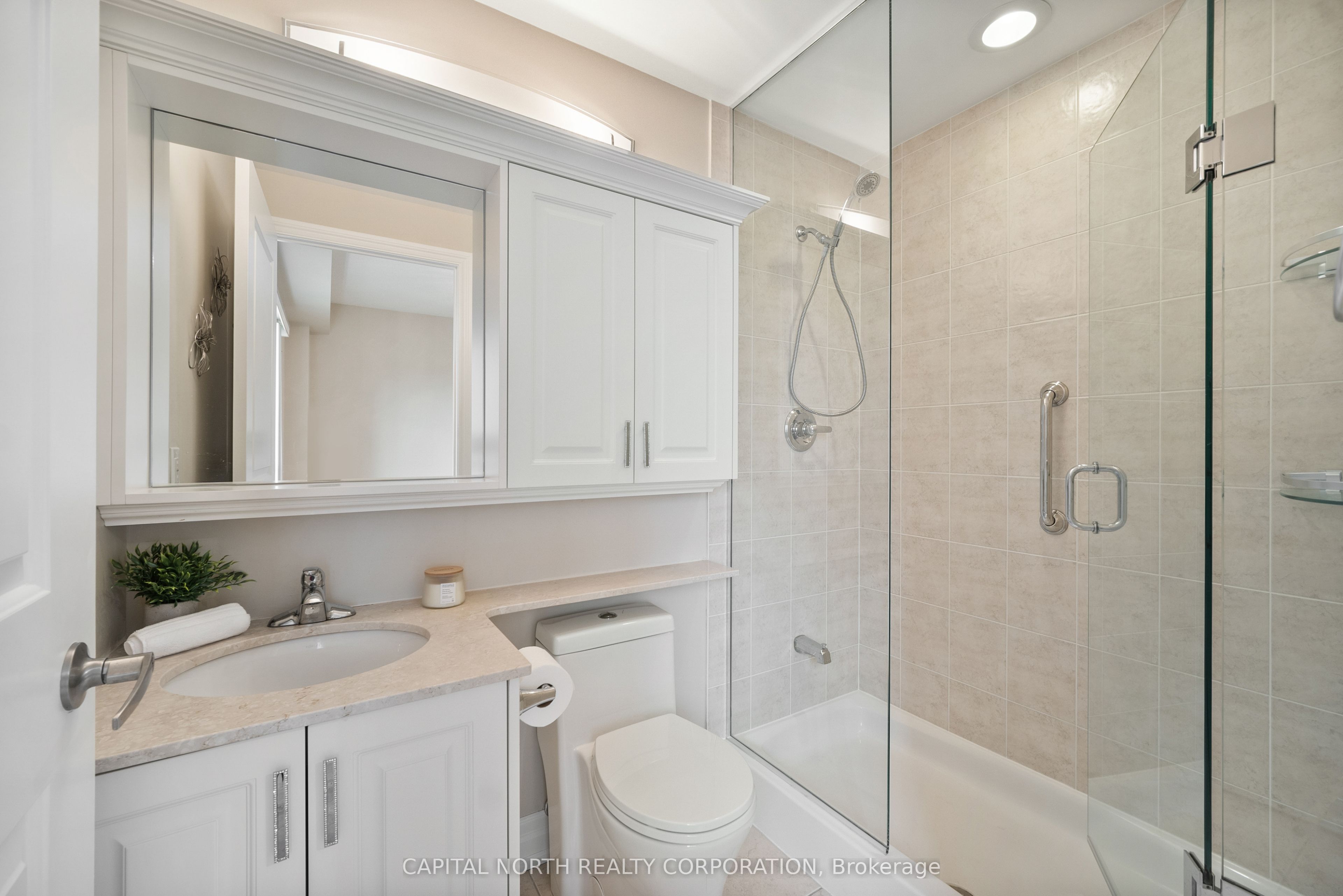 9245 Jane Street 611 Property Photo 25