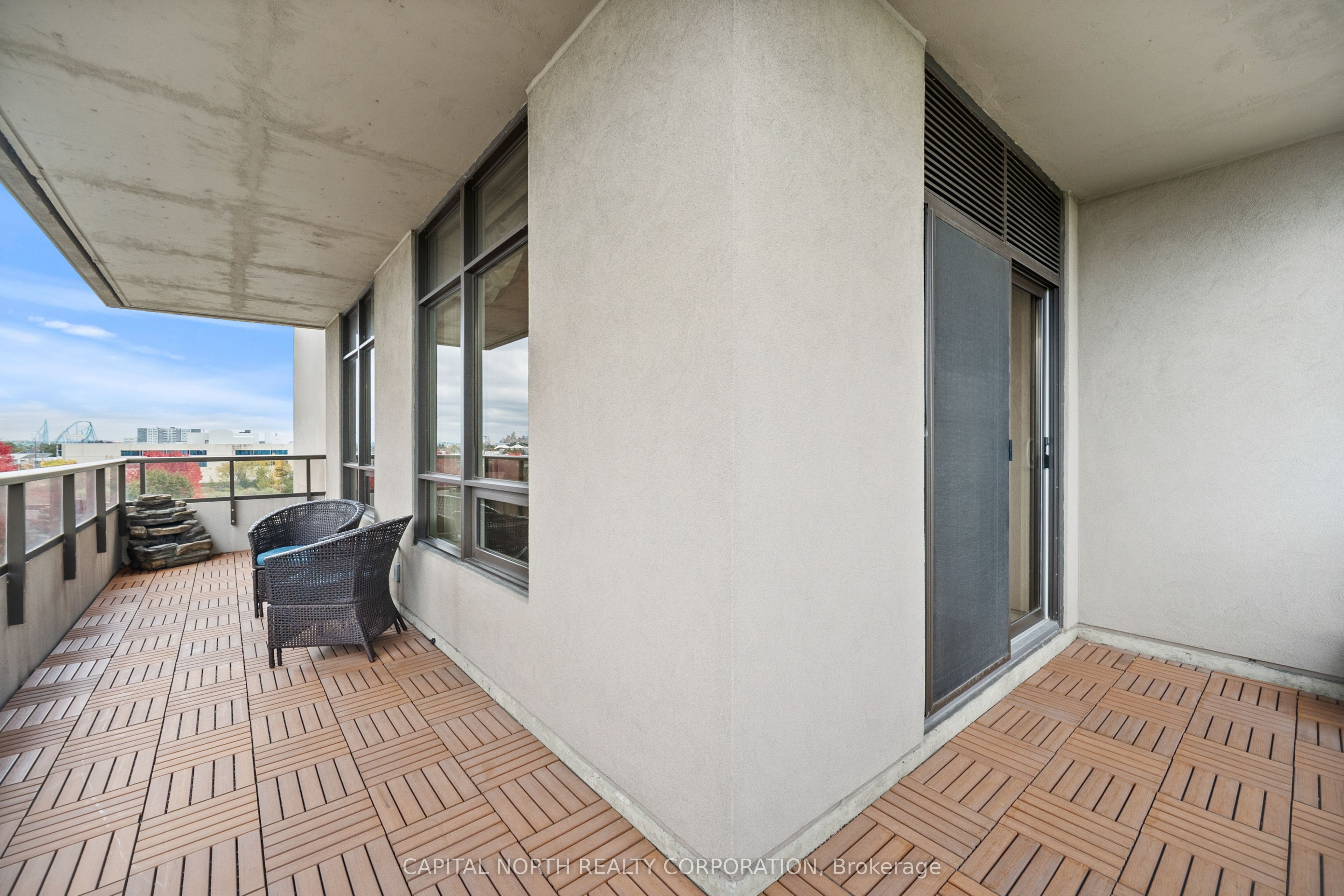 9245 Jane Street 611 Property Photo 32