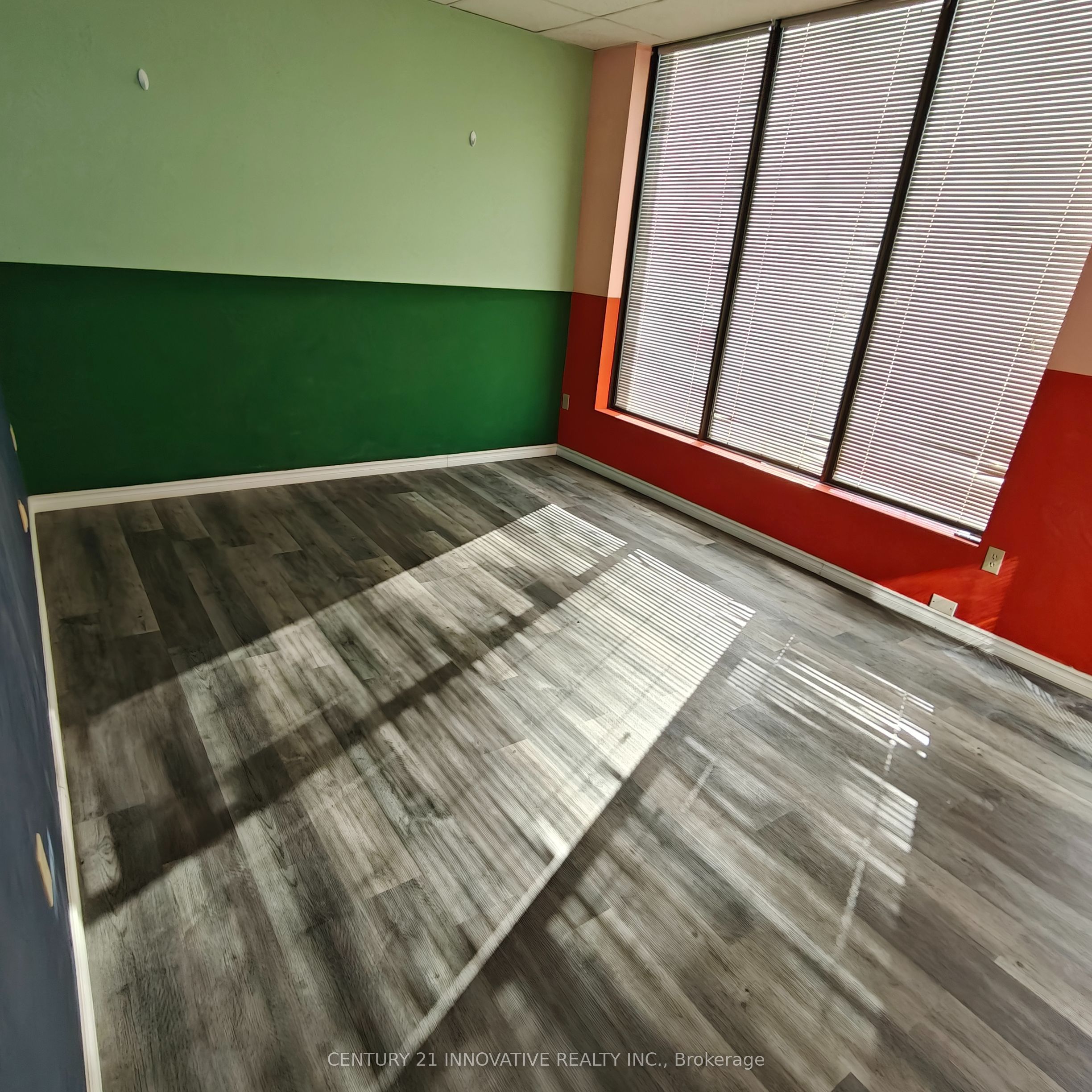 588 Edward Ave Avenue 38 Property Photo 4