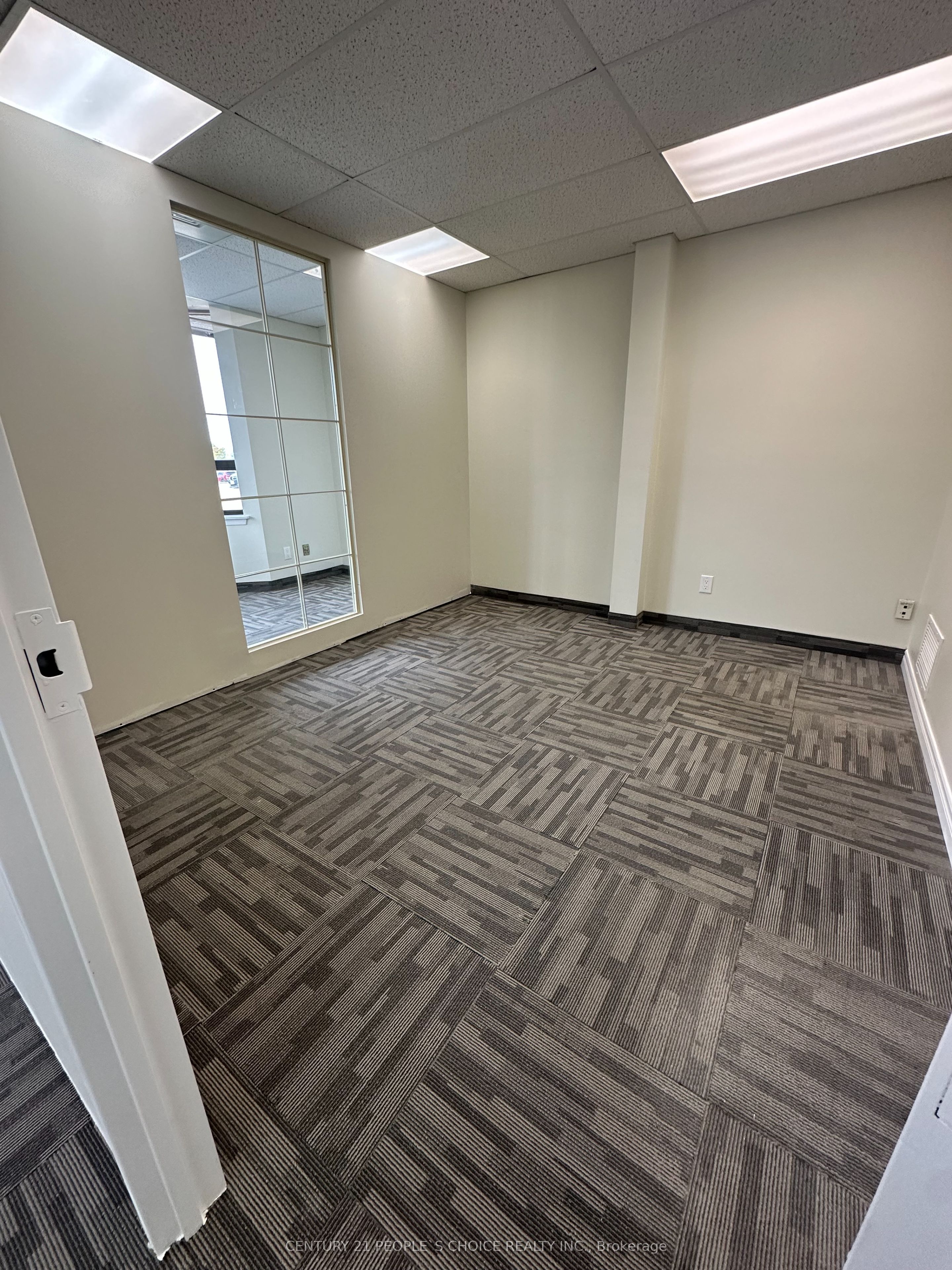 6 Director Court E 108 Property Photo 4