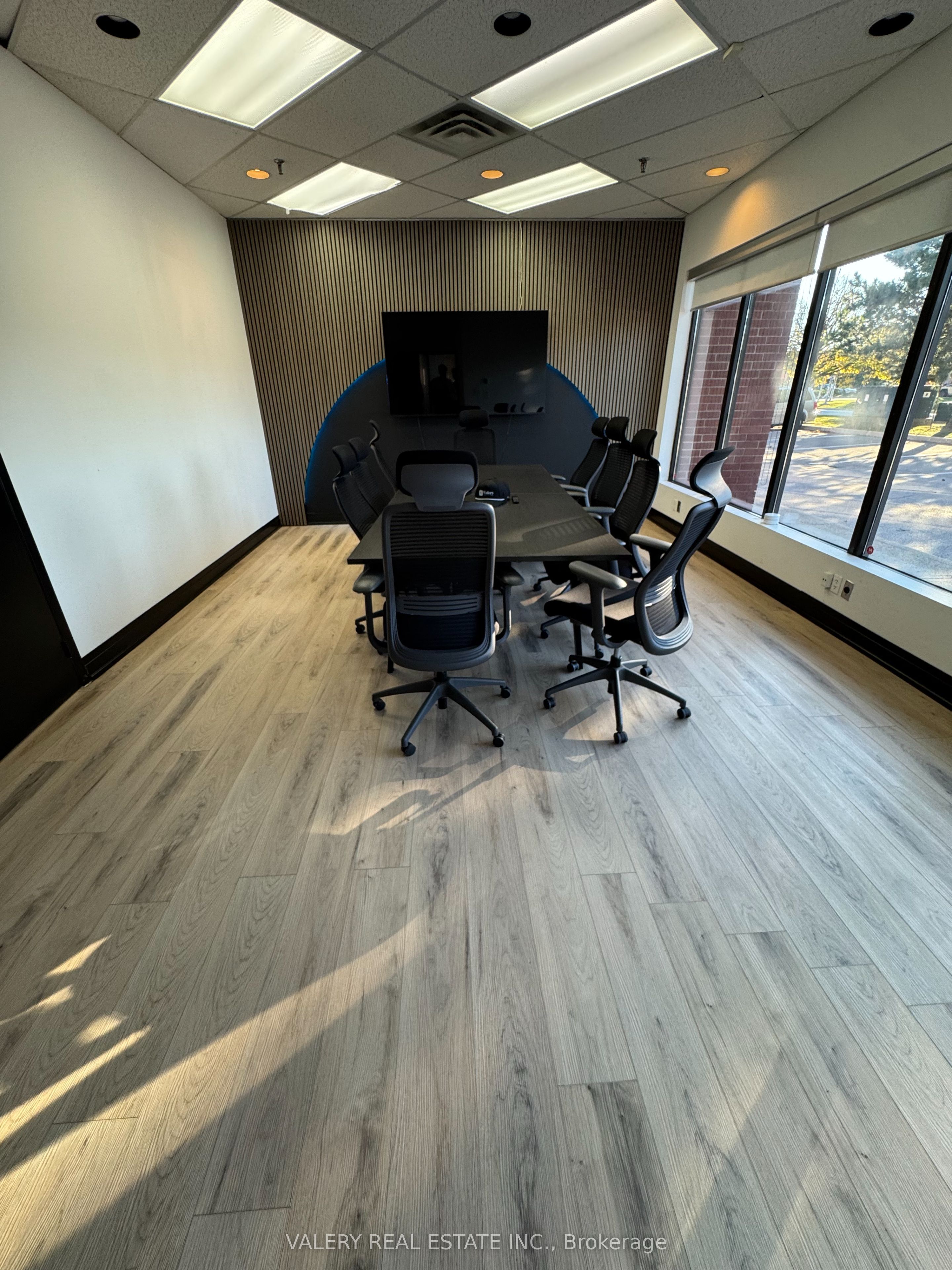 390 Edgeley Boulevard 18 Property Photo 5