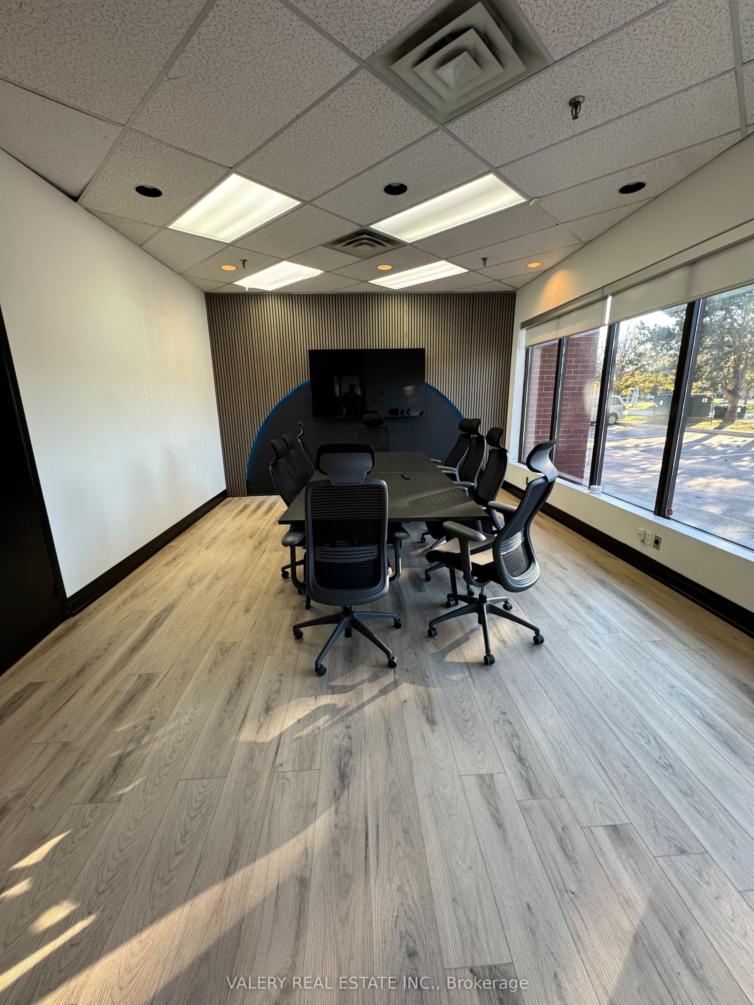 390 Edgeley Boulevard 18 Property Photo 6