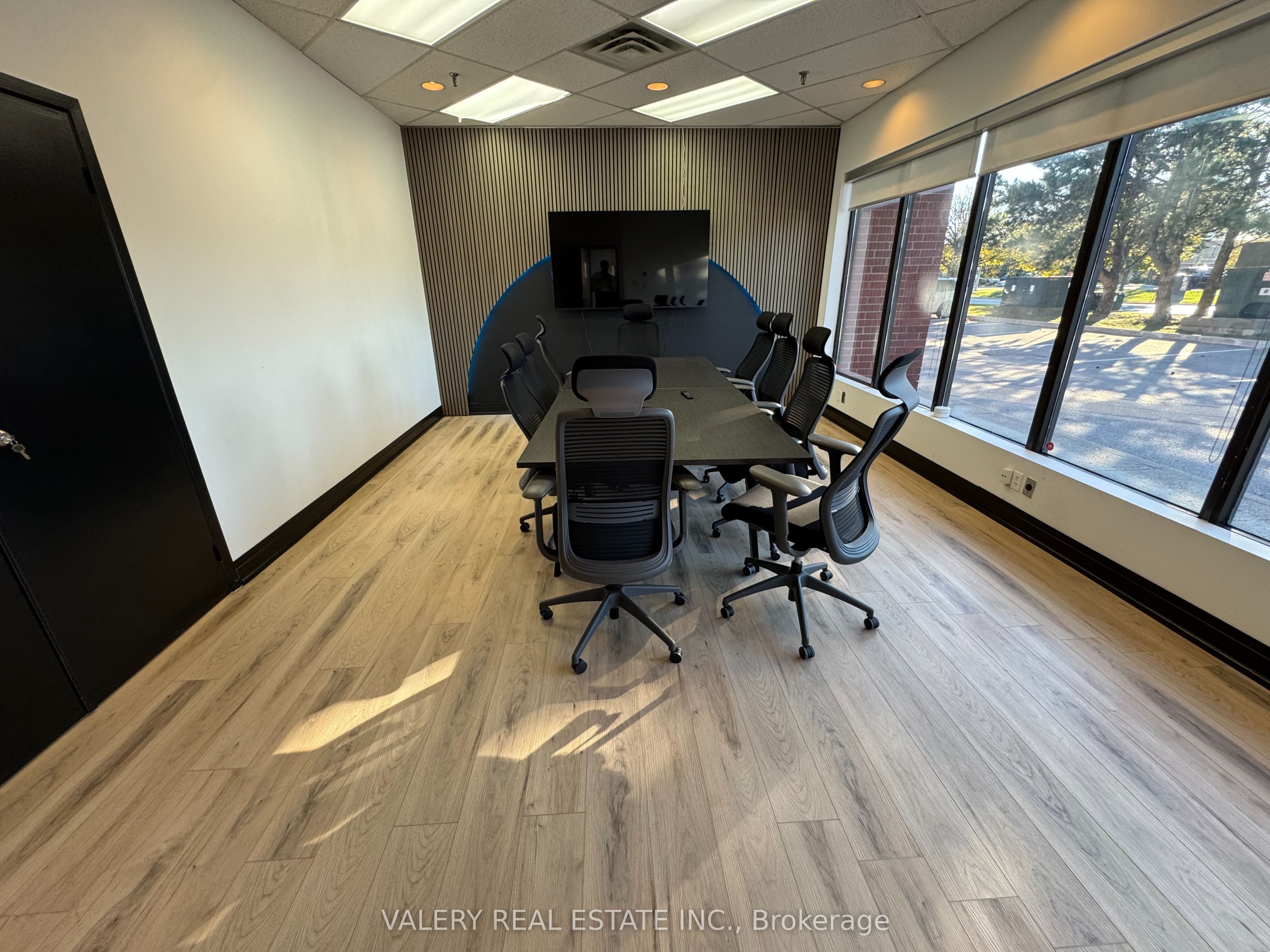 390 Edgeley Boulevard 18 Property Photo 10