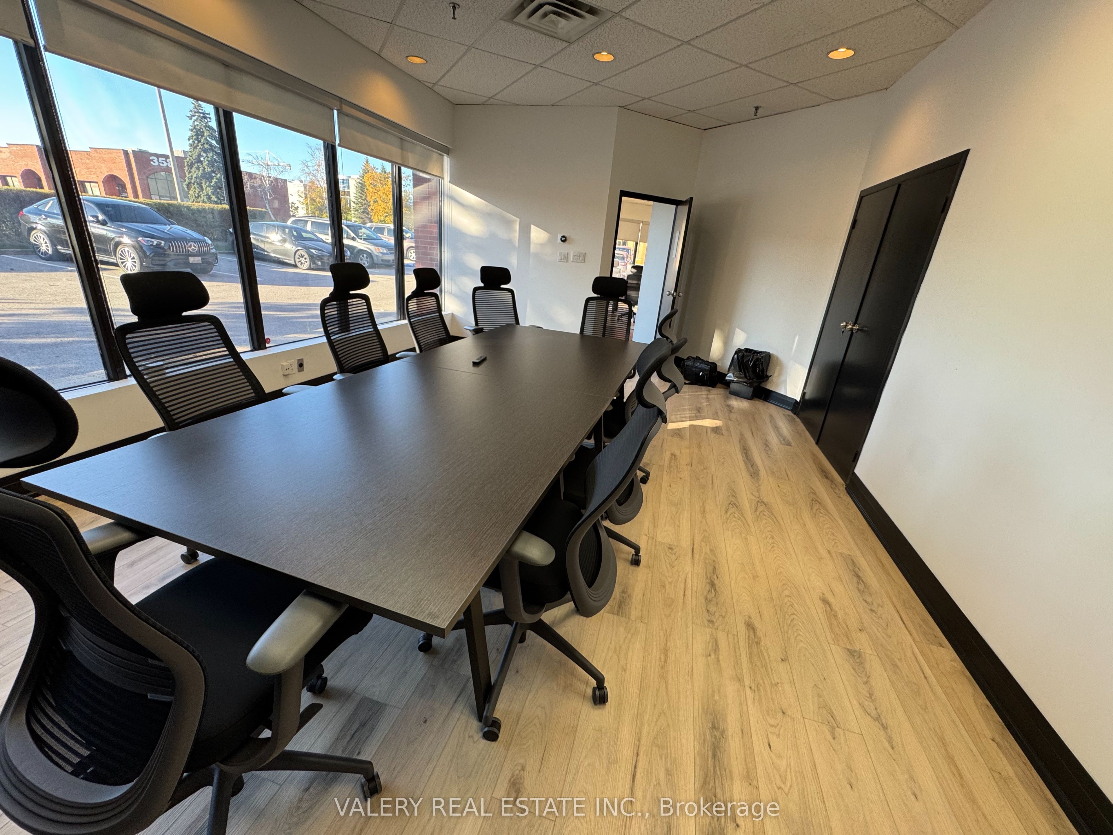 390 Edgeley Boulevard 18 Property Photo 13