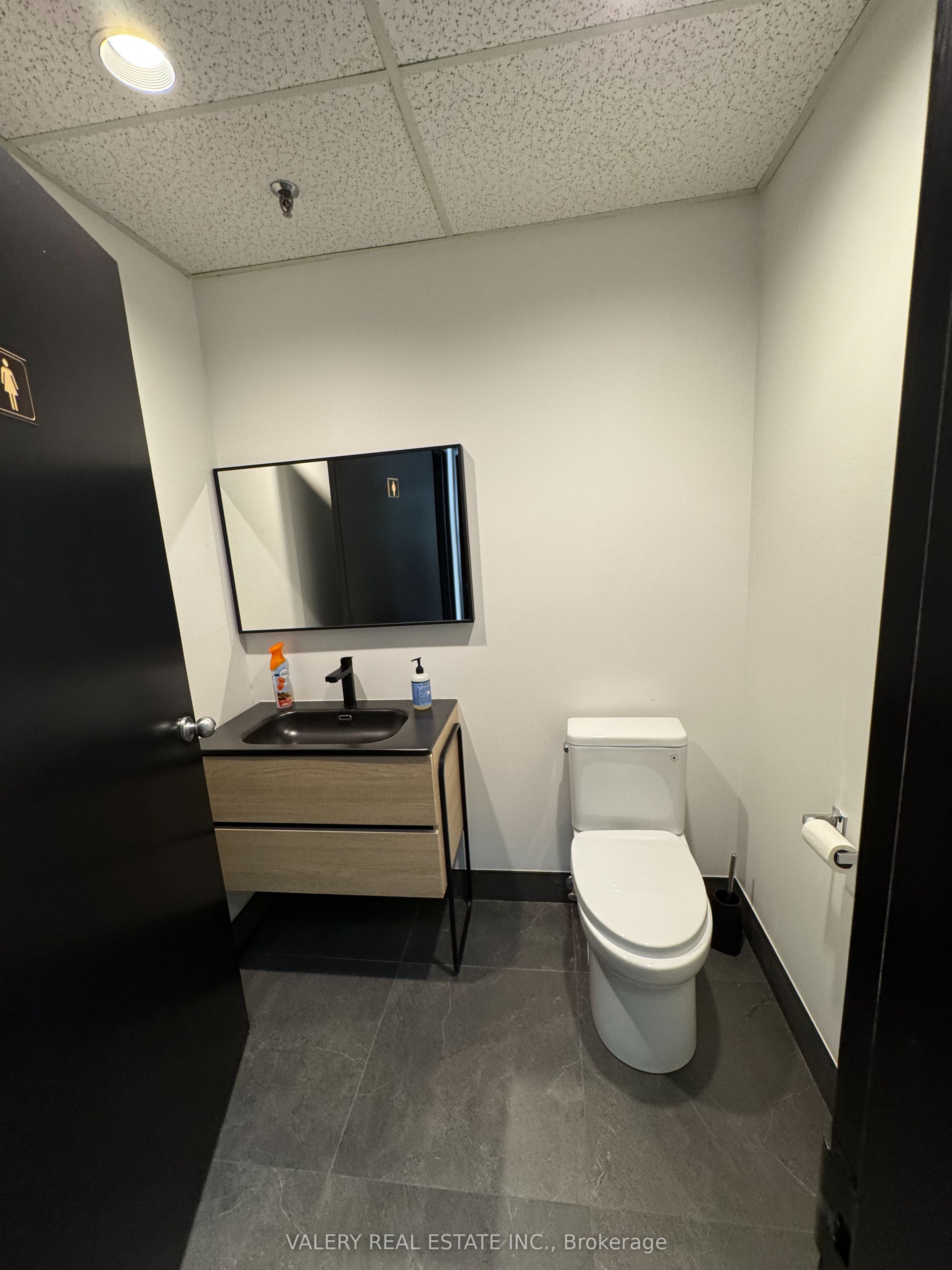 390 Edgeley Boulevard 18 Property Photo 19