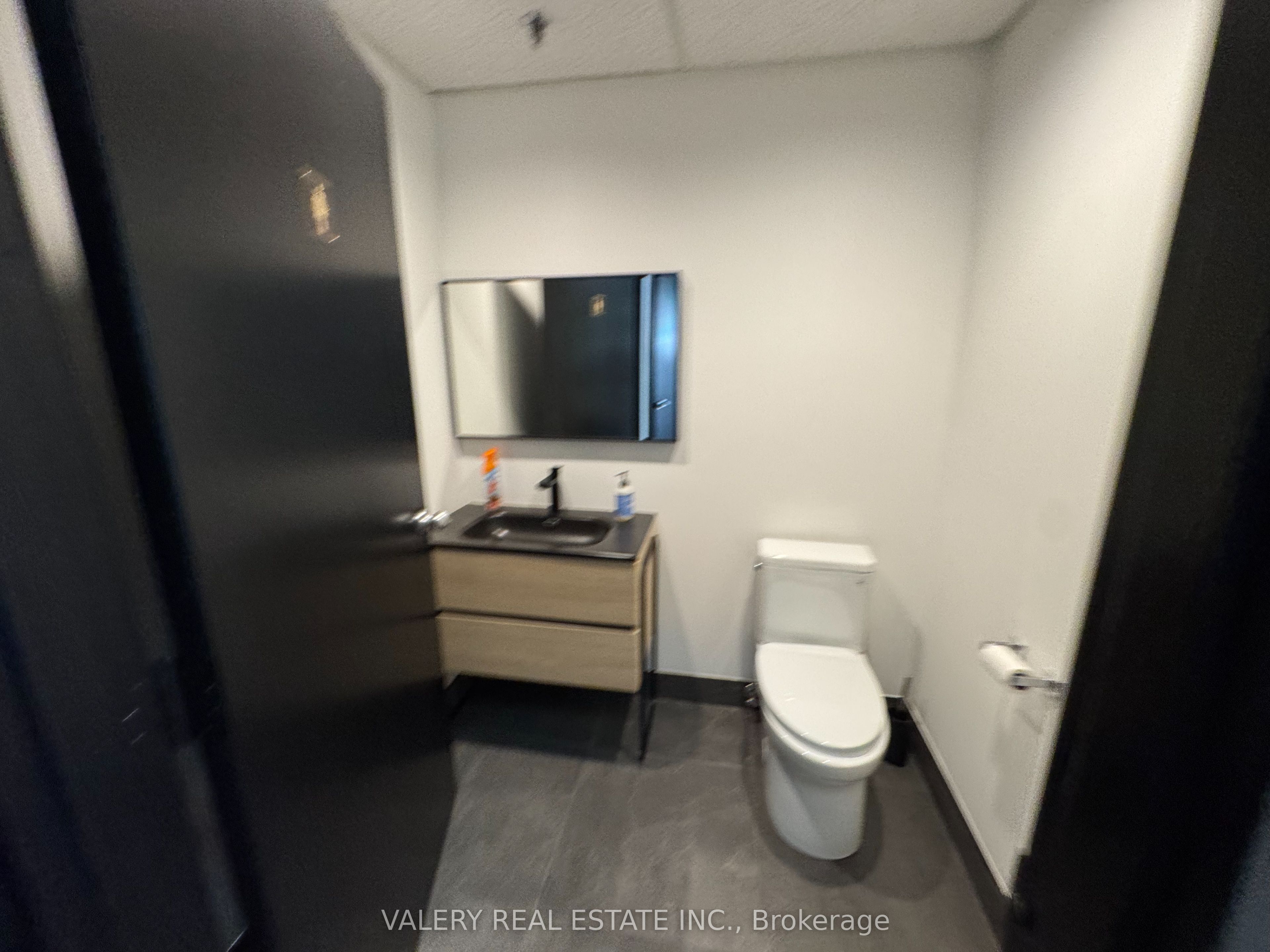 390 Edgeley Boulevard 18 Property Photo 20