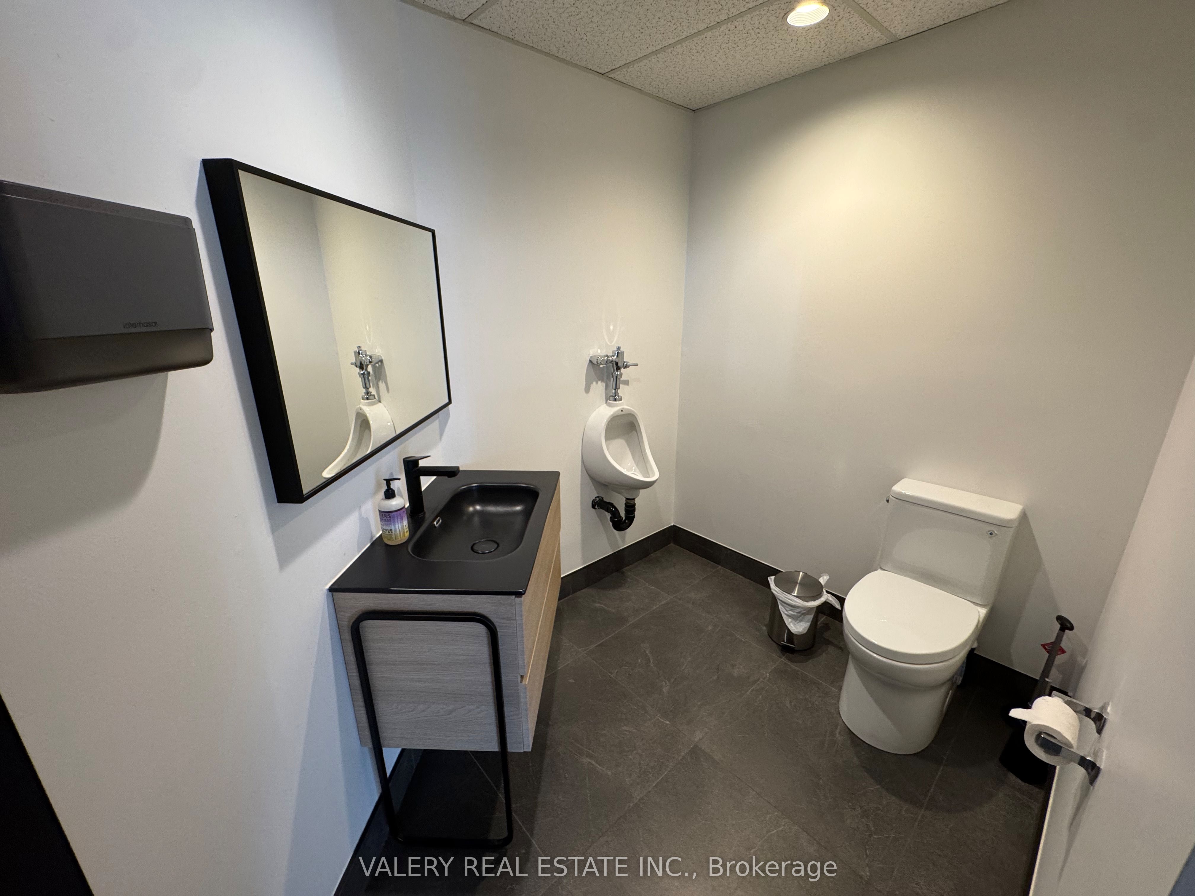 390 Edgeley Boulevard 18 Property Photo 23