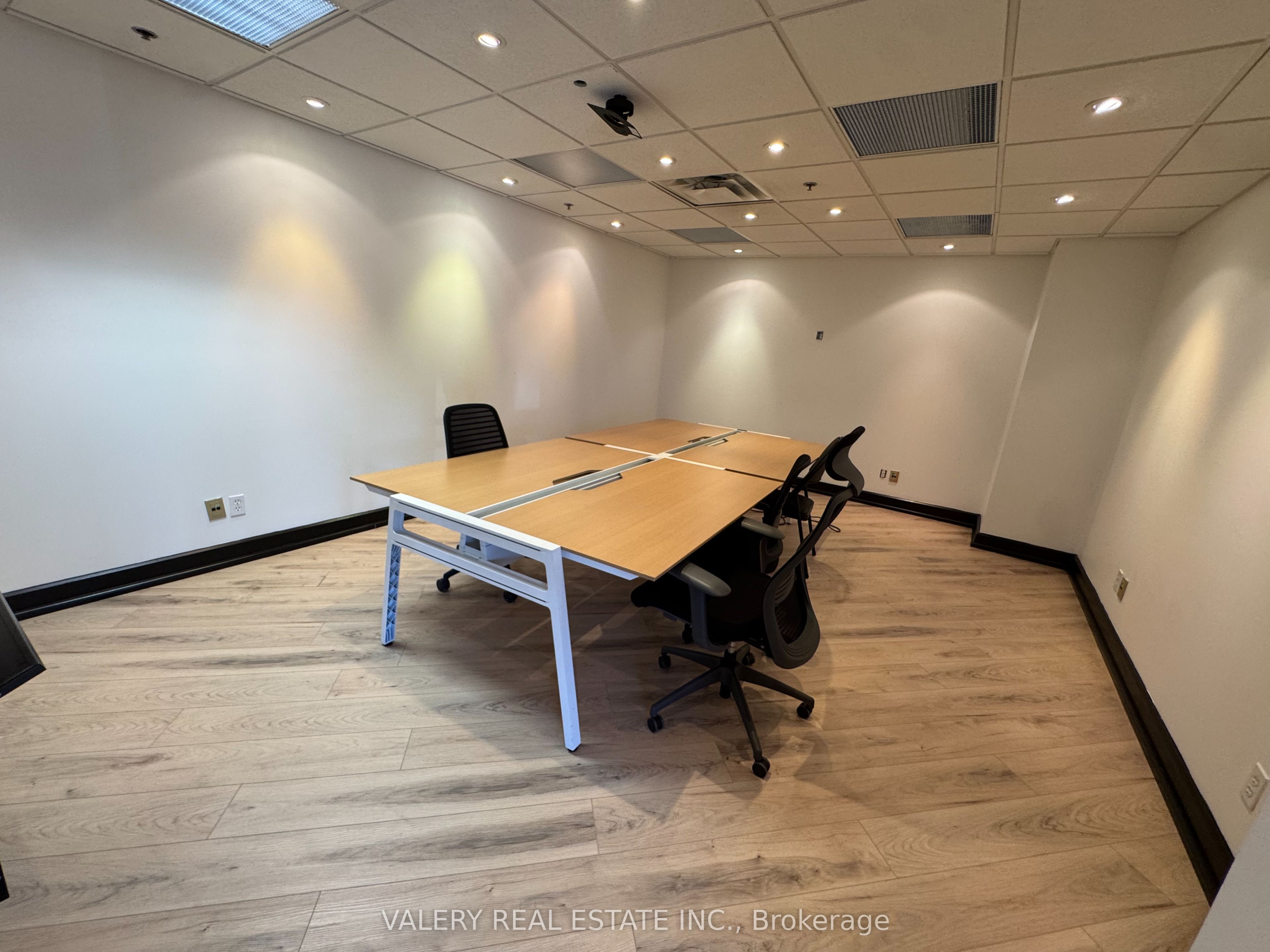 390 Edgeley Boulevard 18 Property Photo 26