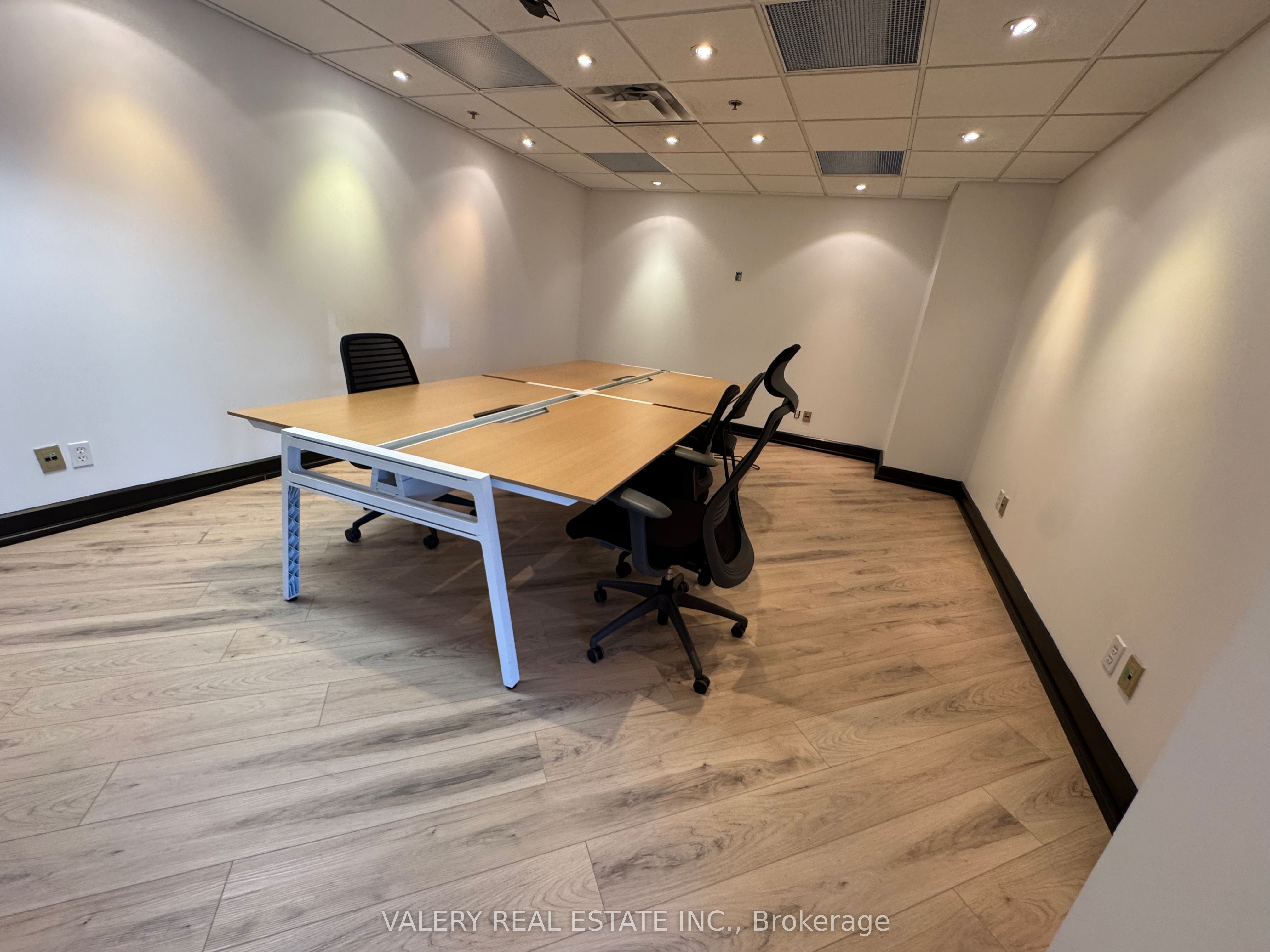 390 Edgeley Boulevard 18 Property Photo 27