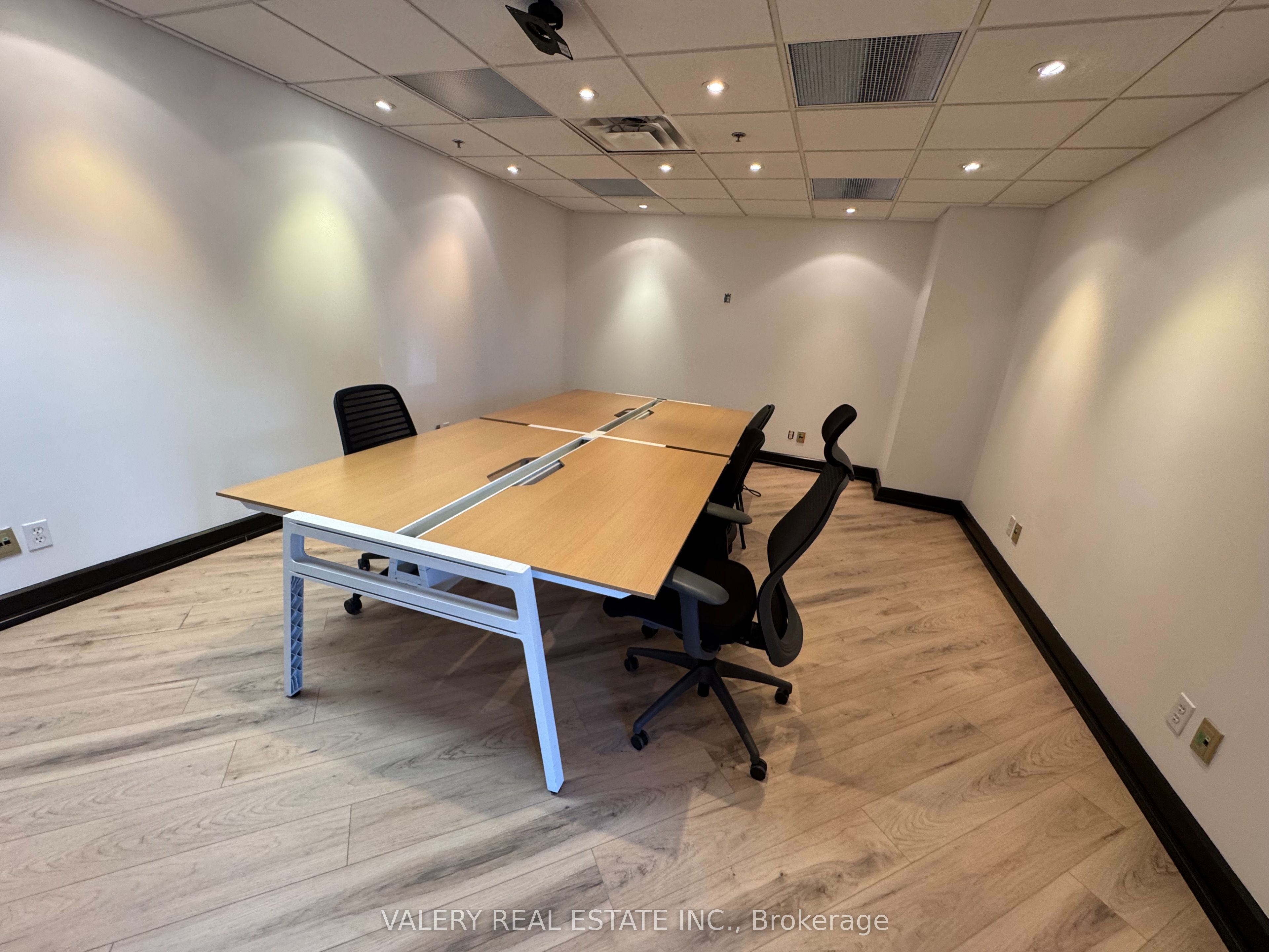 390 Edgeley Boulevard 18 Property Photo 28