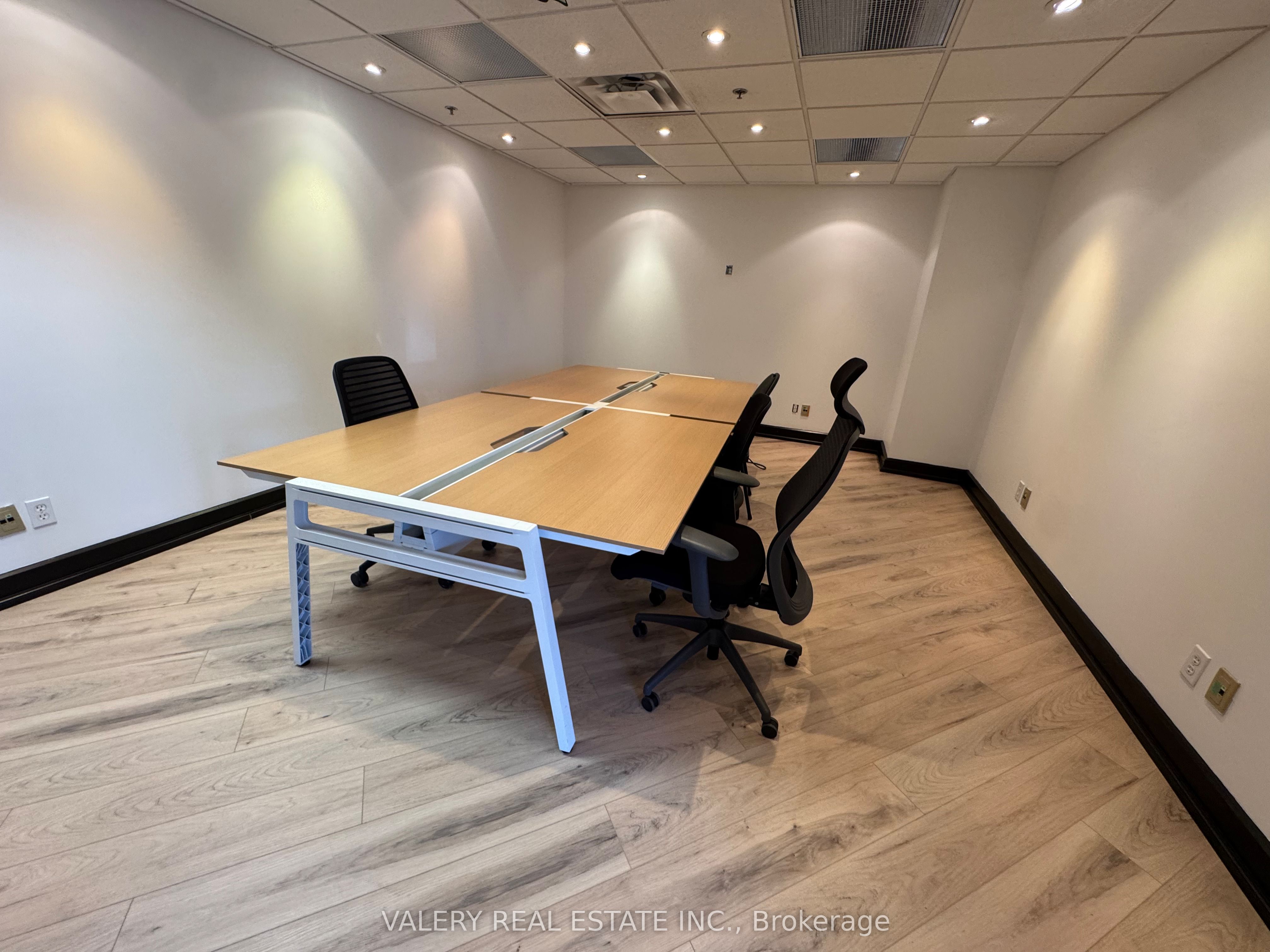 390 Edgeley Boulevard 18 Property Photo 29