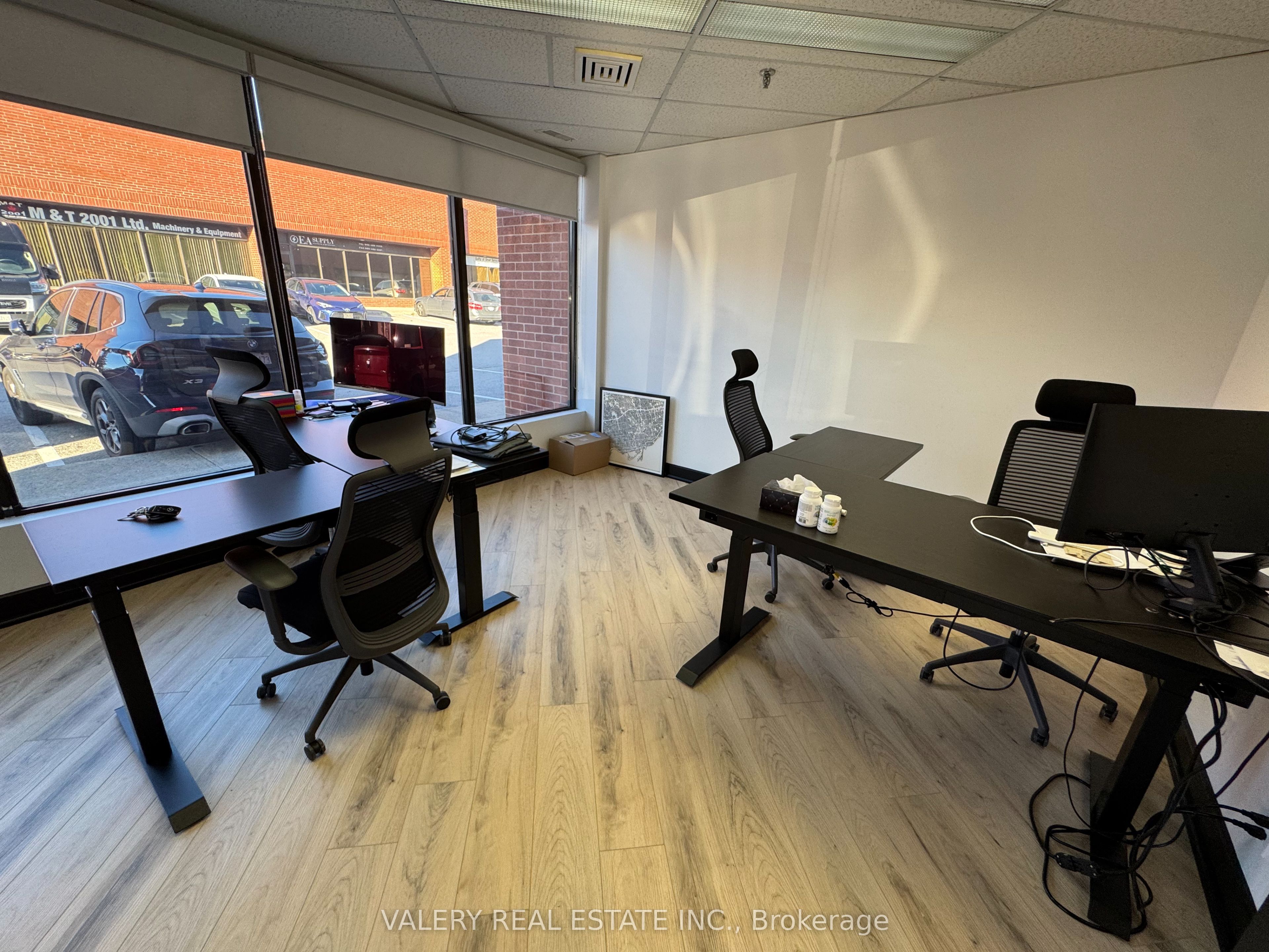 390 Edgeley Boulevard 18 Property Photo 30