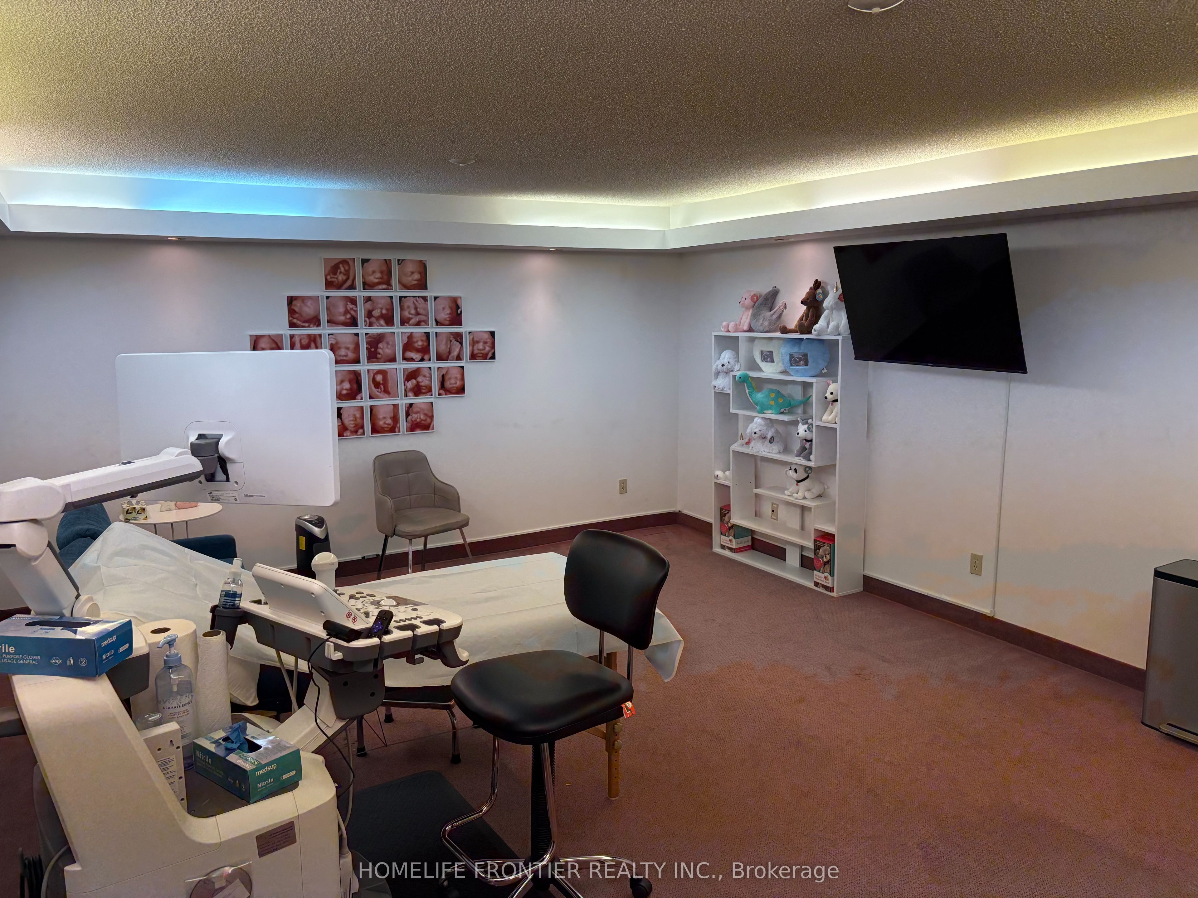 390 Davis Dr Property Photo 9