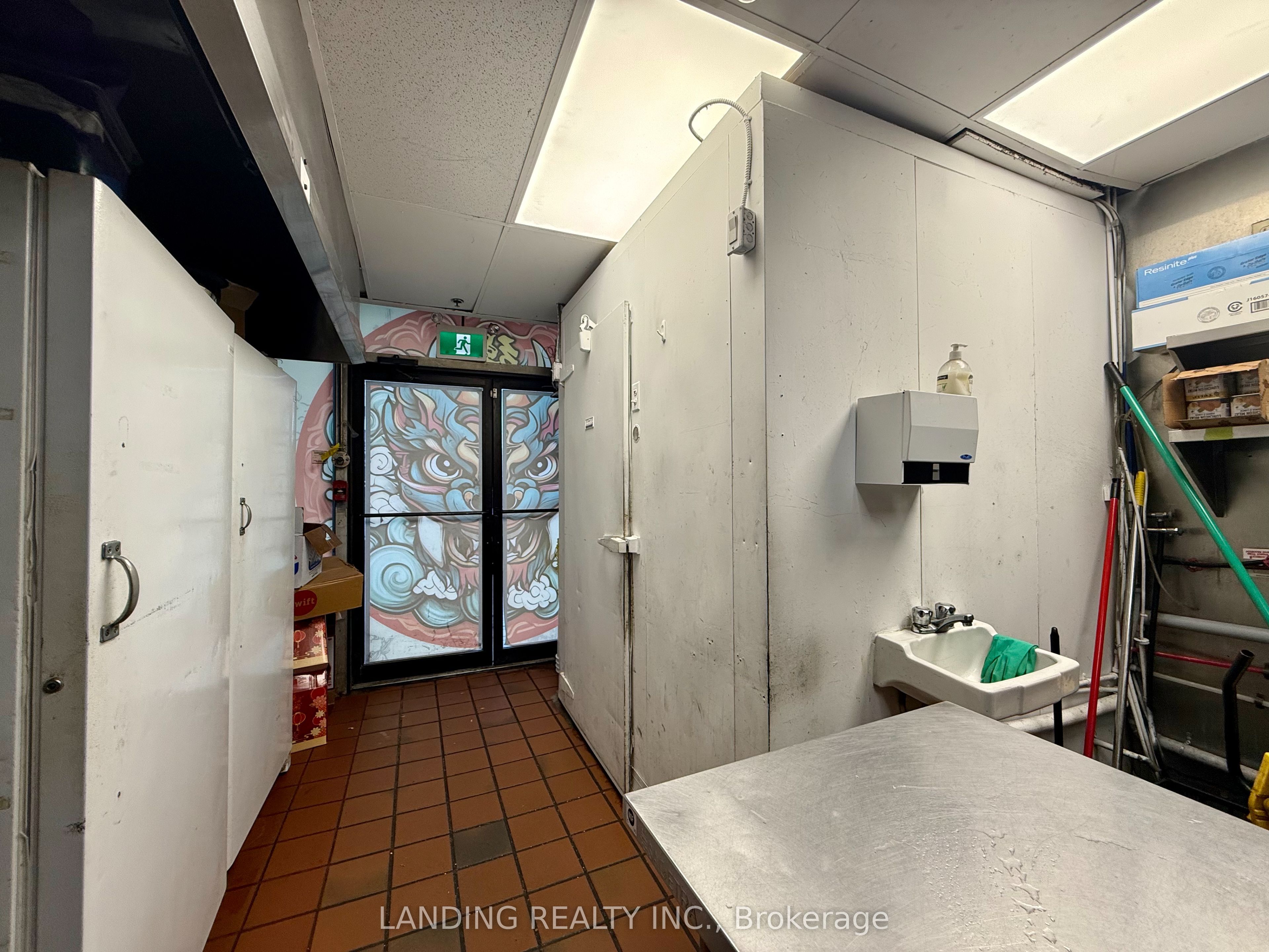 350 Highway 7 E N/a 104-105 Property Photo 26