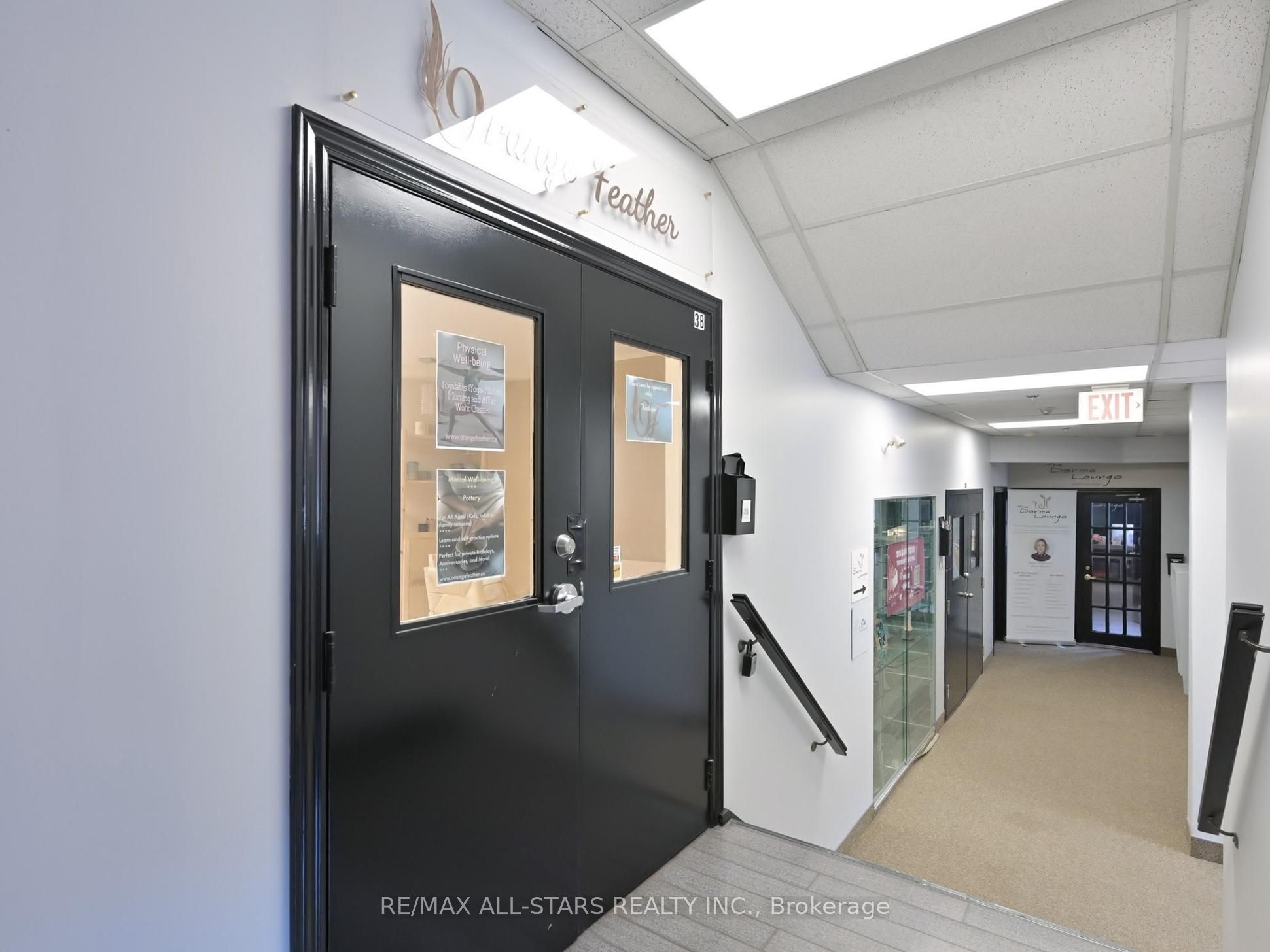 38 Wellington St E Property Photo 6