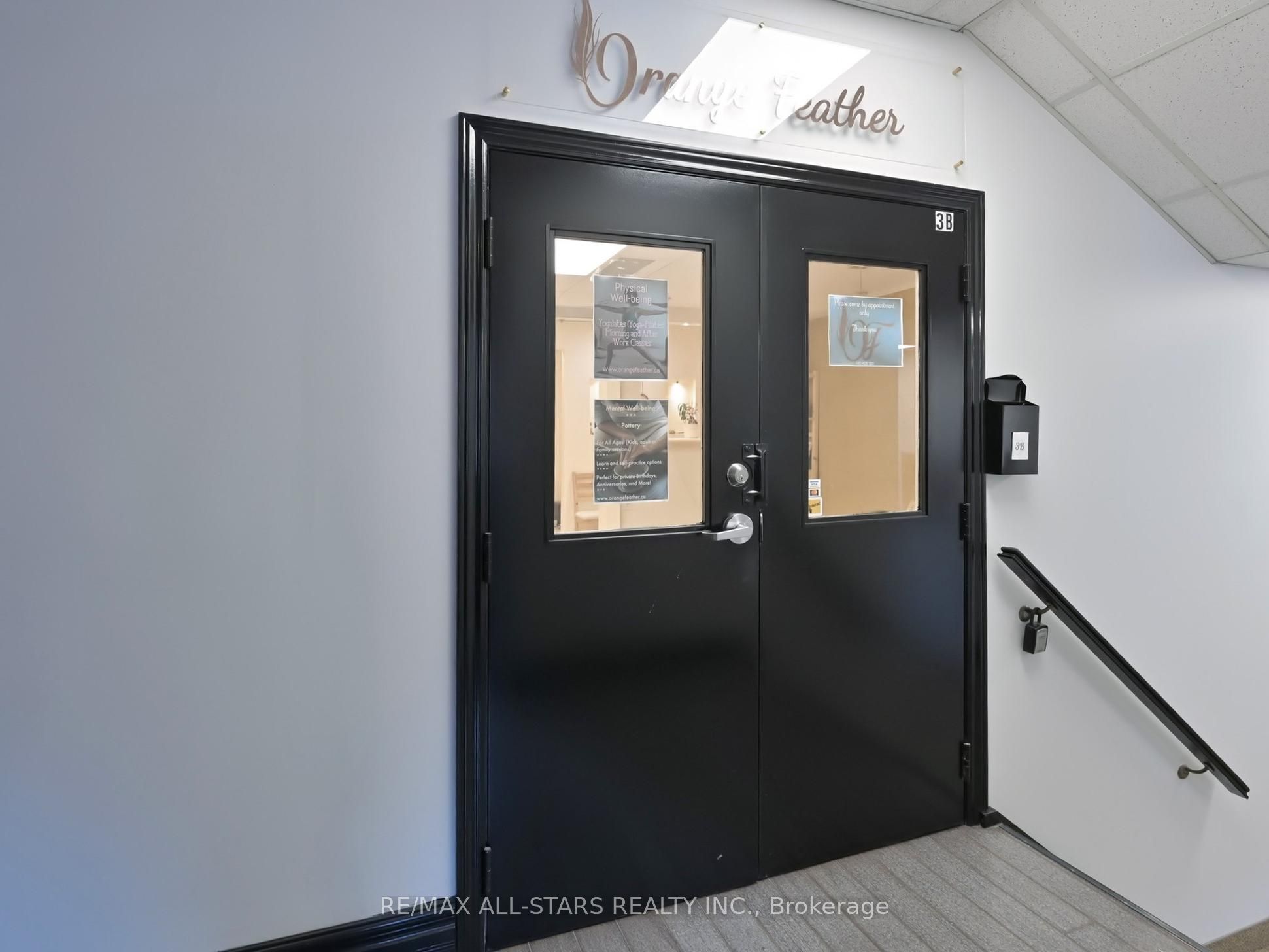 38 Wellington St E Property Photo 7