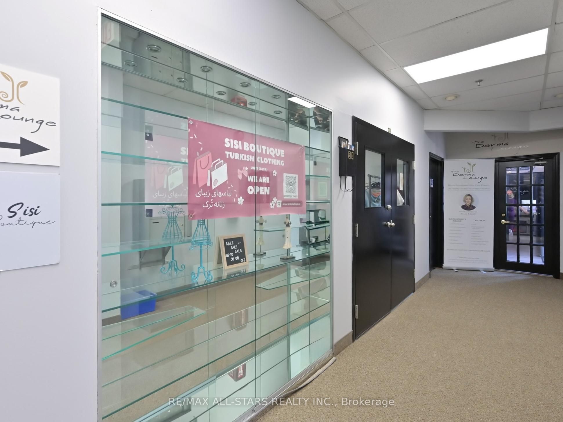 38 Wellington St E Property Photo 8