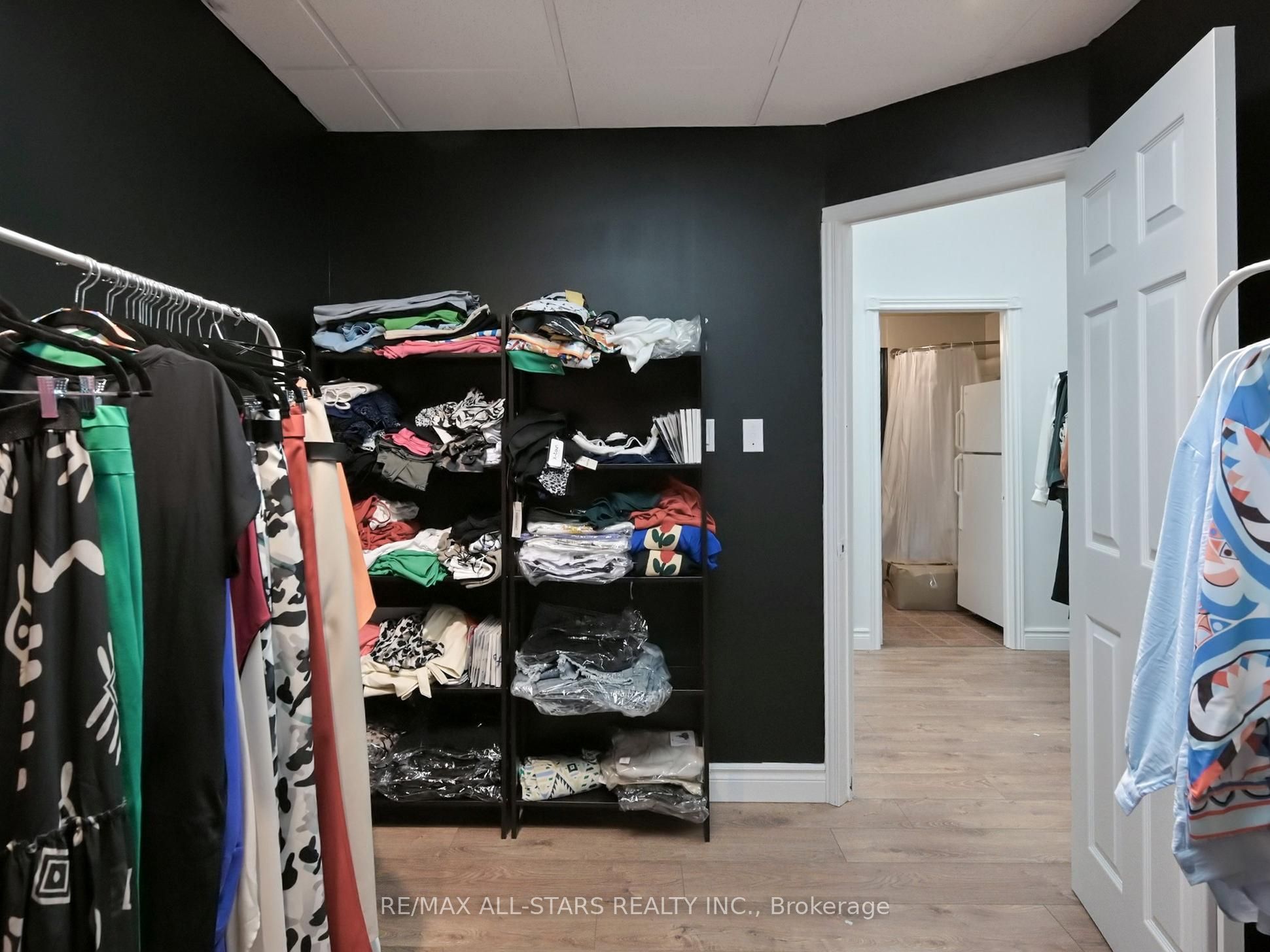 38 Wellington St E Property Photo 22