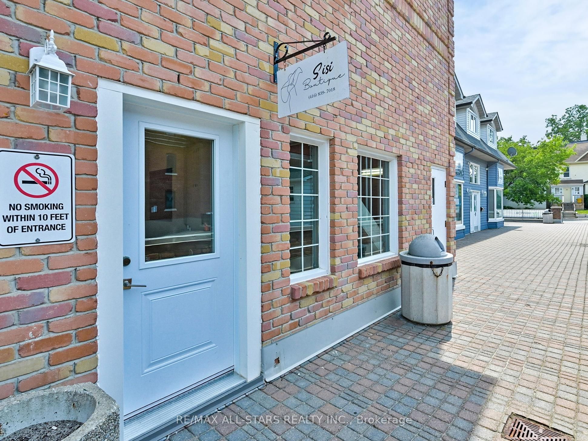 38 Wellington St E Property Photo 33