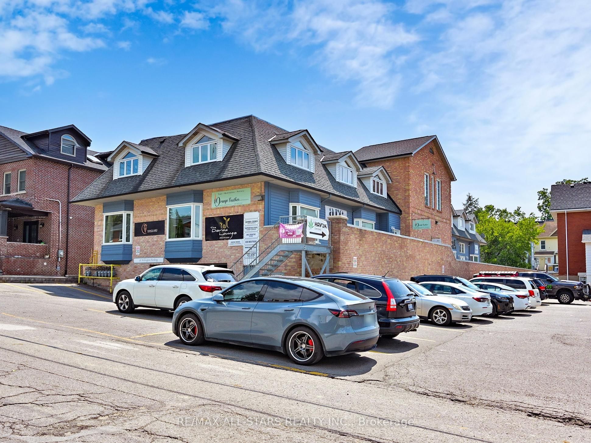 38 Wellington St E Property Photo 36