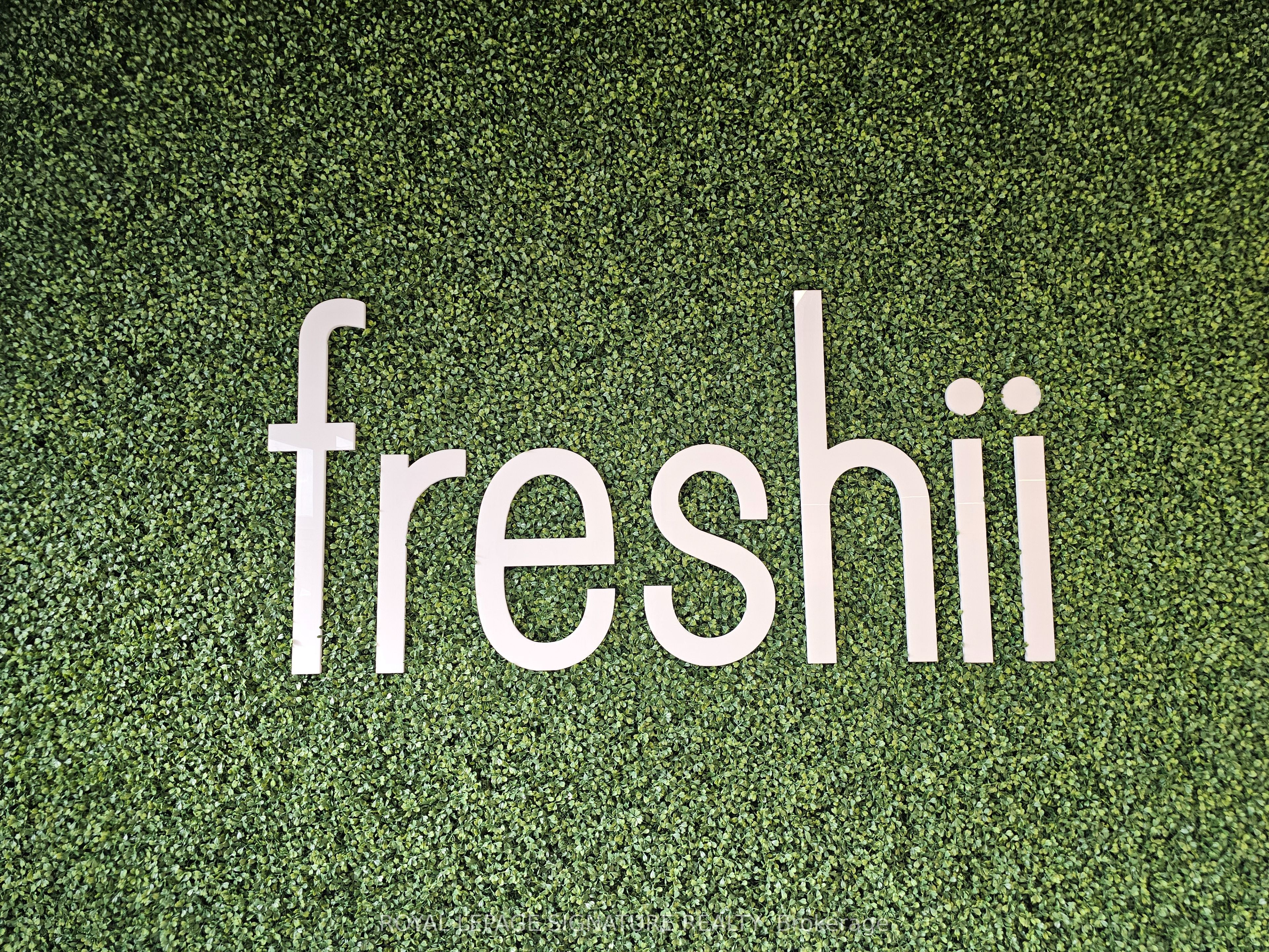 1484 Innisfil Beach Rd Property Photo 2