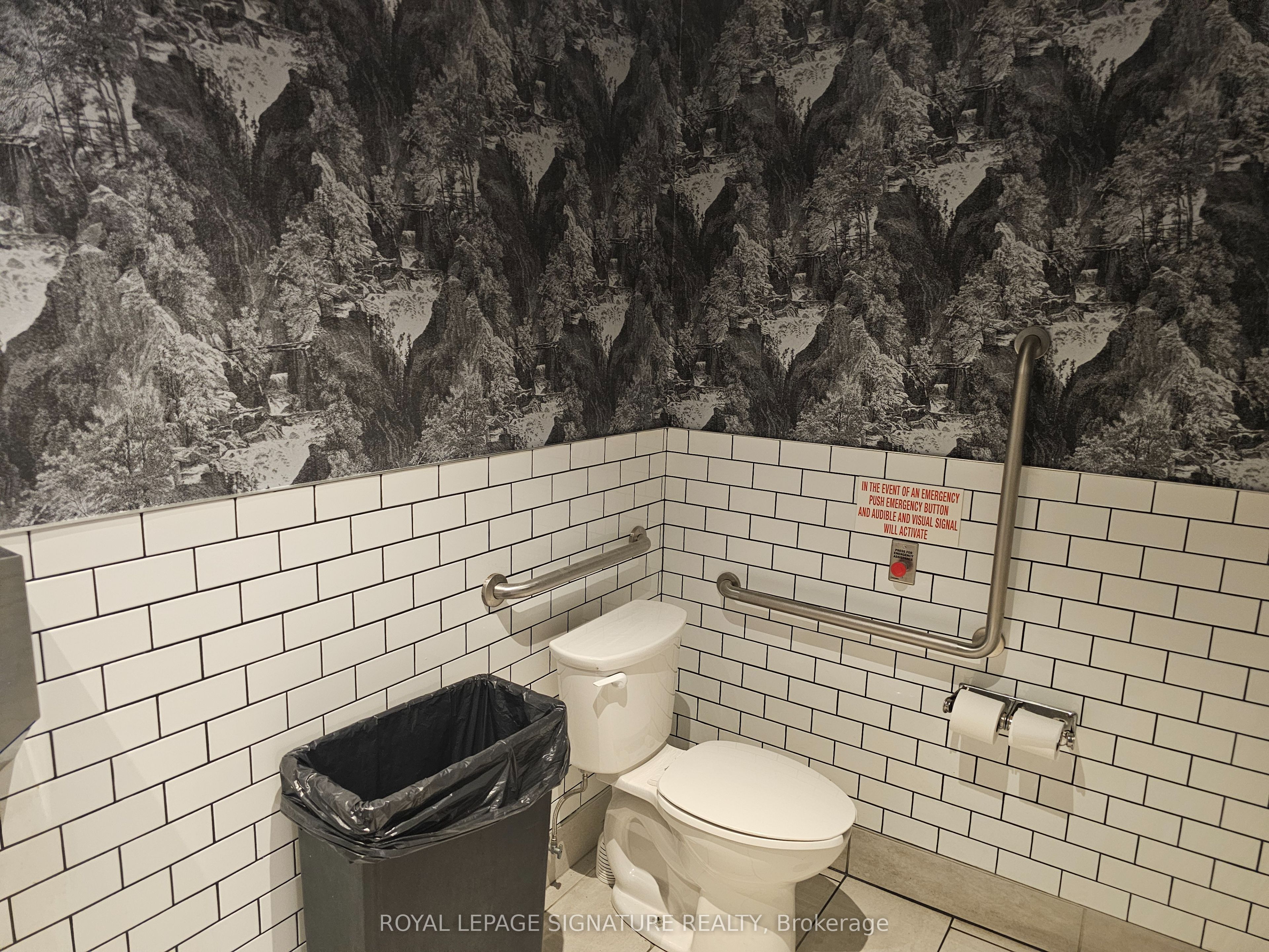 1484 Innisfil Beach Rd Property Photo 13