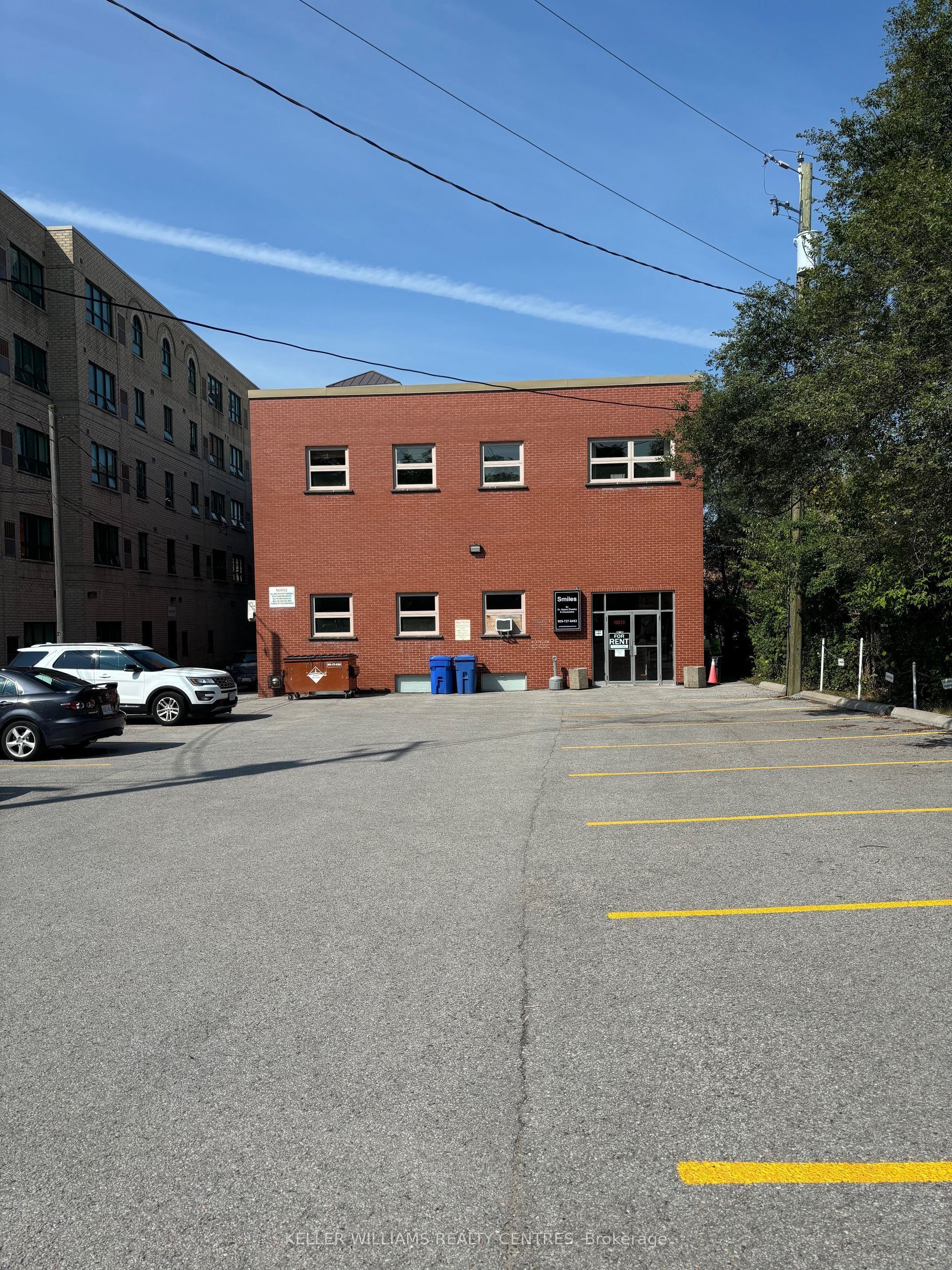 15213 Yonge St Property Photo 4